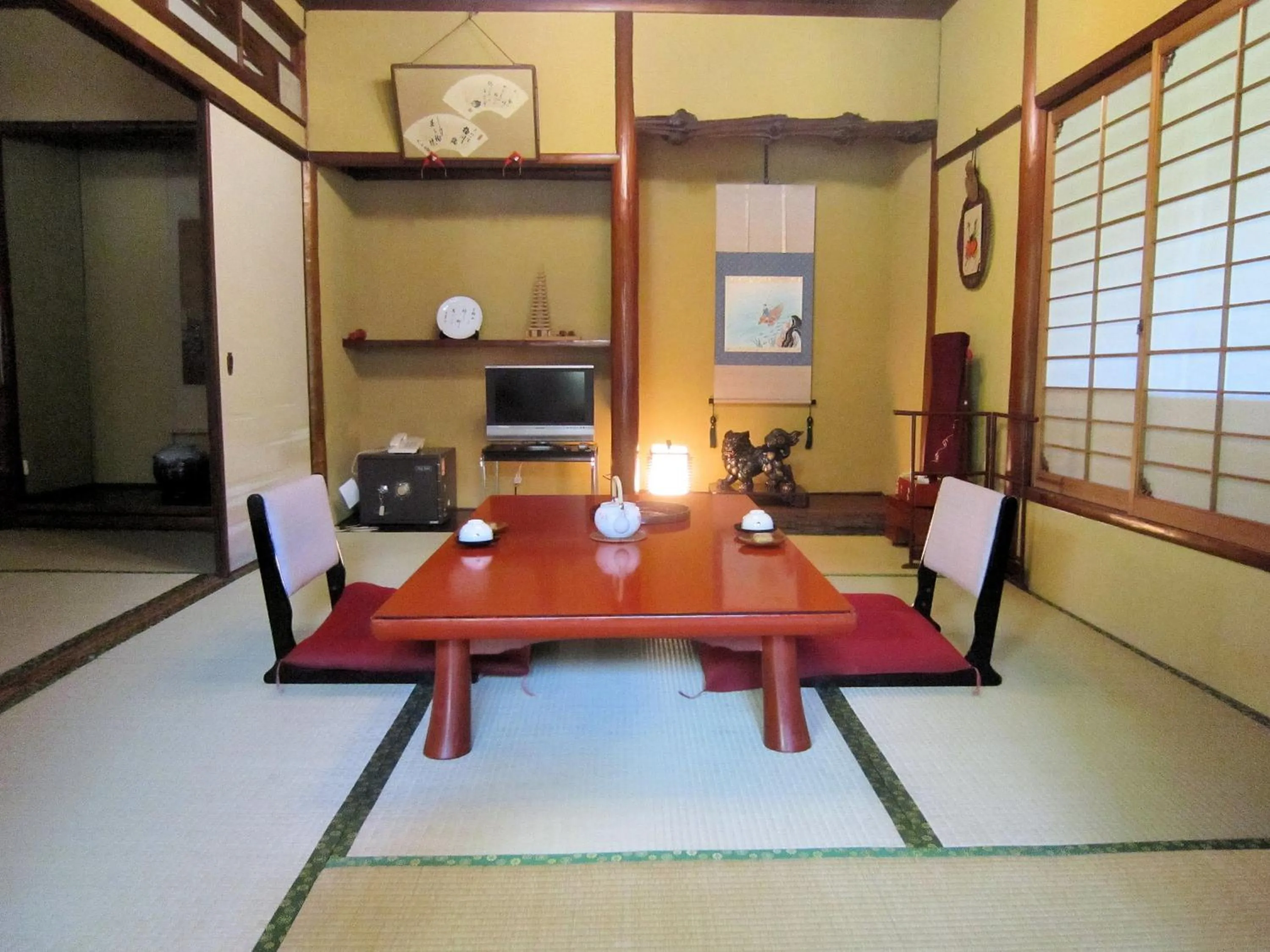 Photo of the whole room in Ryokan Taishoro