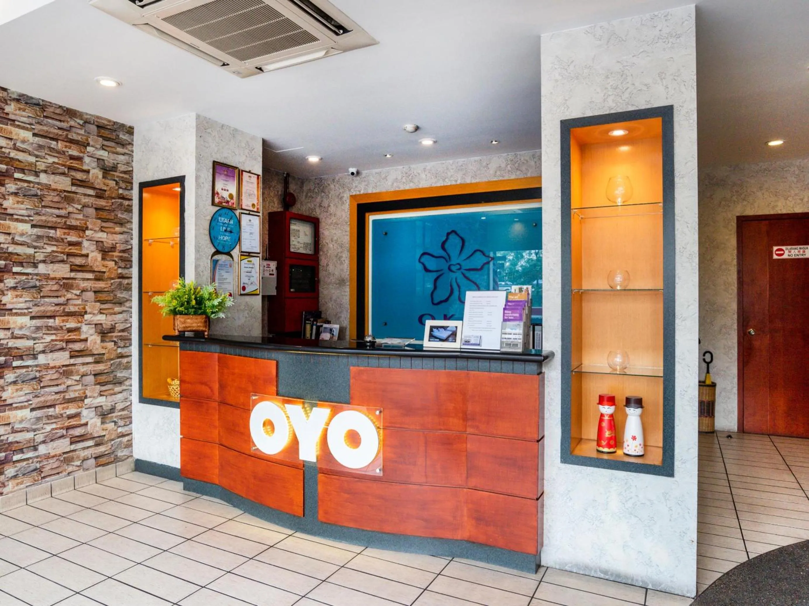 Lobby or reception in Okid Hotel