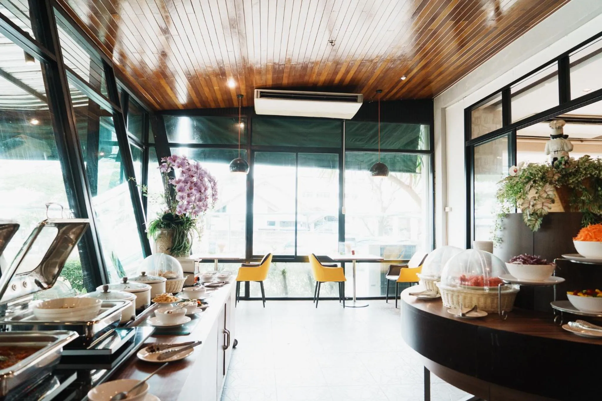 Green Hotel and Resort