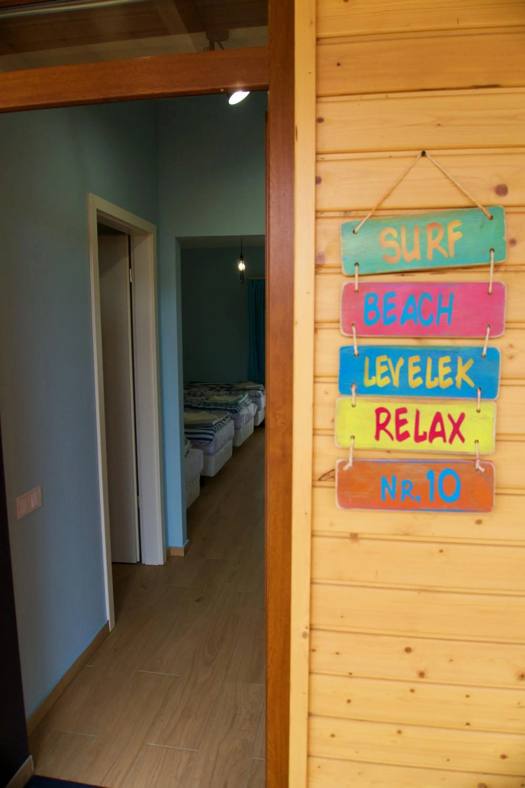 Text overlay in Halfarock Vízi-Erdei Apartmanház