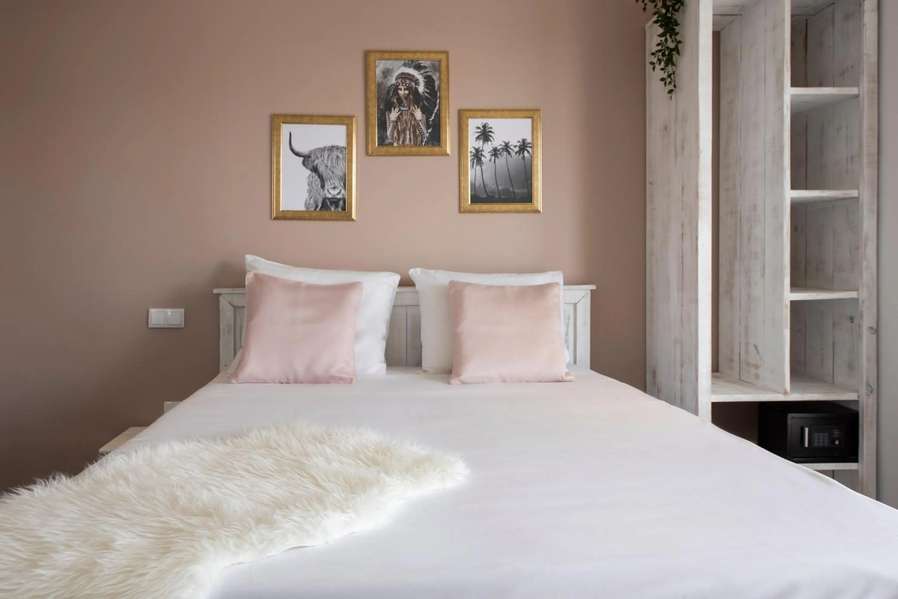 bunk bed, Bed in BOHO Bohemian Boutique Hotel