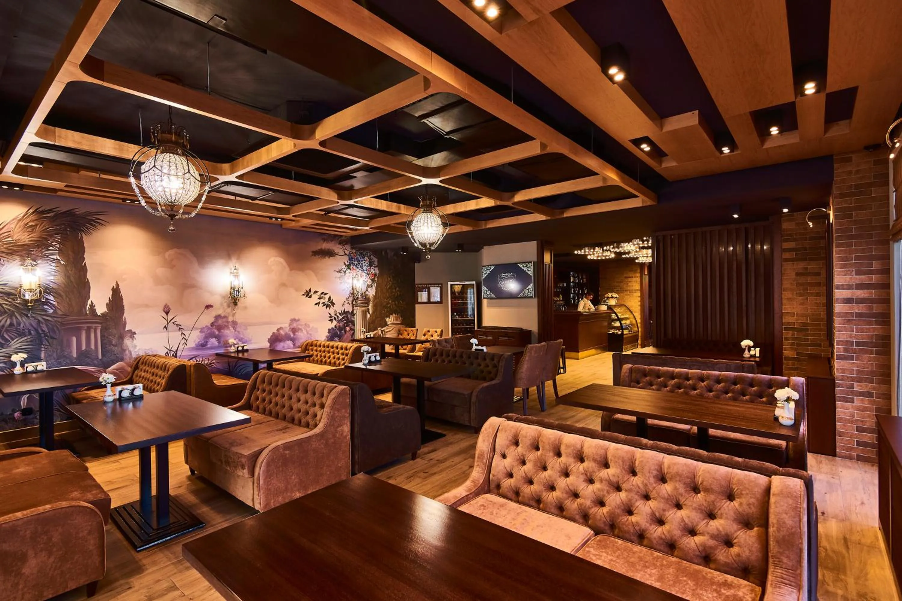 Restaurant/places to eat in Light Hotel