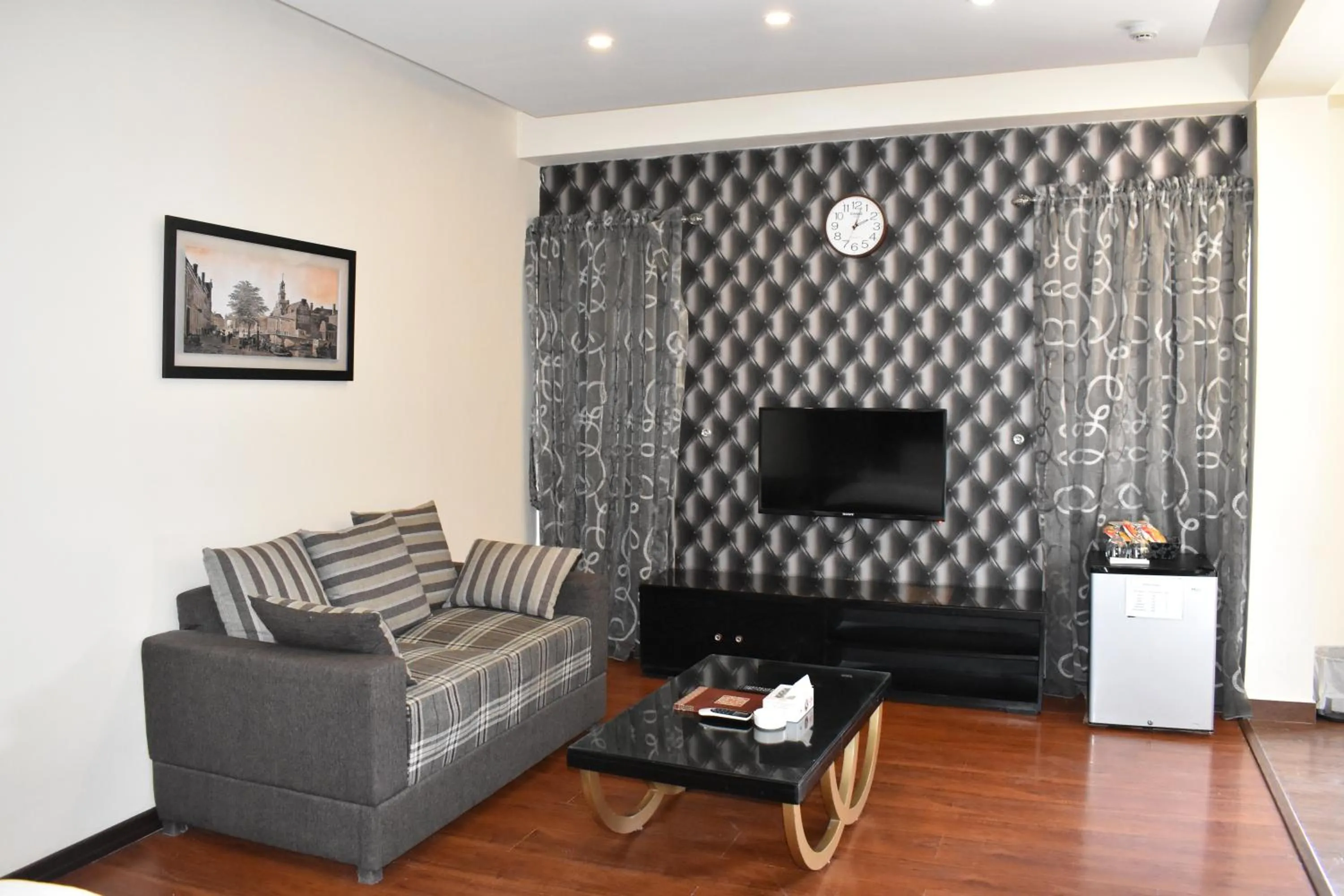 Seating area in Safari Club 1