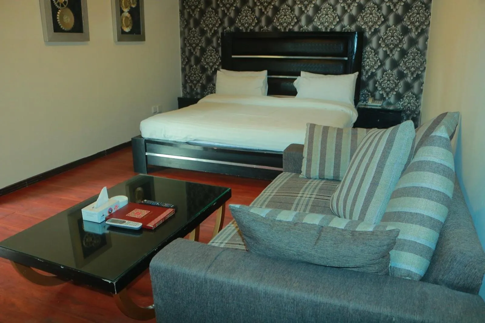 Bedroom, Bed in Safari Club 1