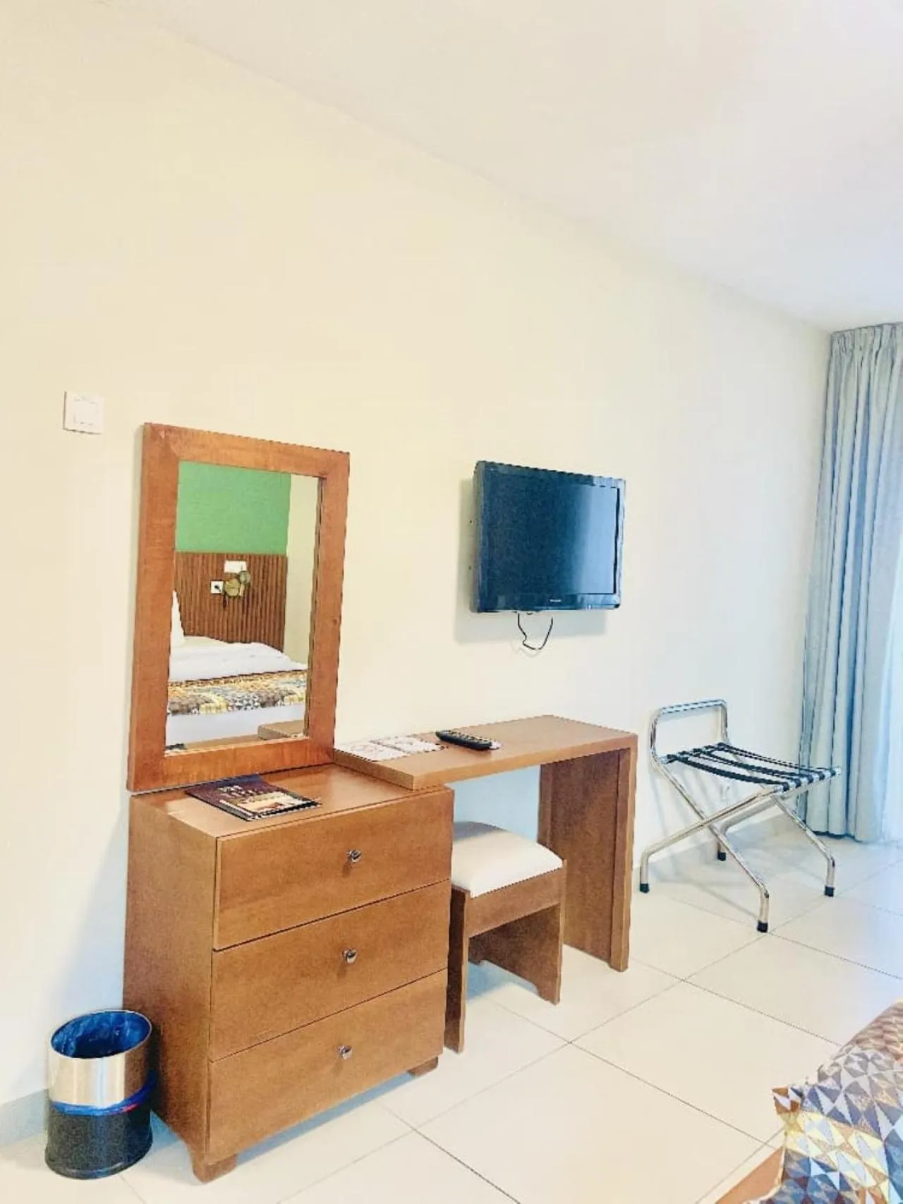 Communal lounge/ TV room in Résidences Les Hauts de l'Indenié