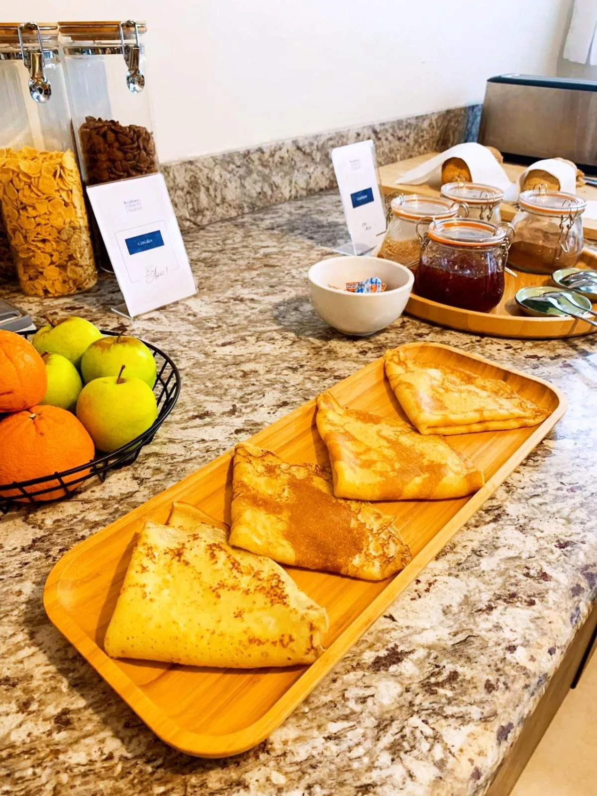 Restaurant/places to eat in Résidences Les Hauts de l'Indenié