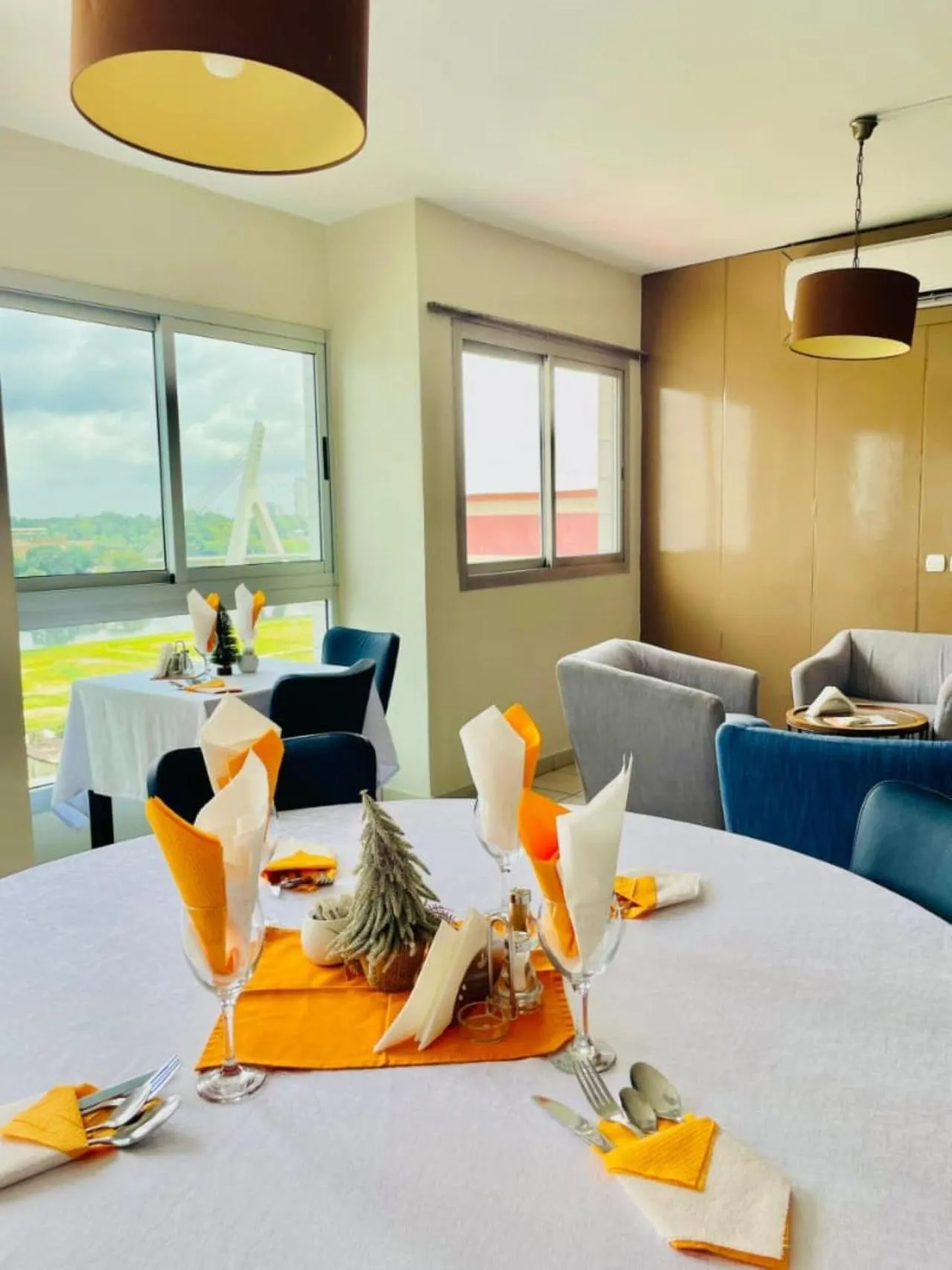 Restaurant/places to eat in Résidences Les Hauts de l'Indenié