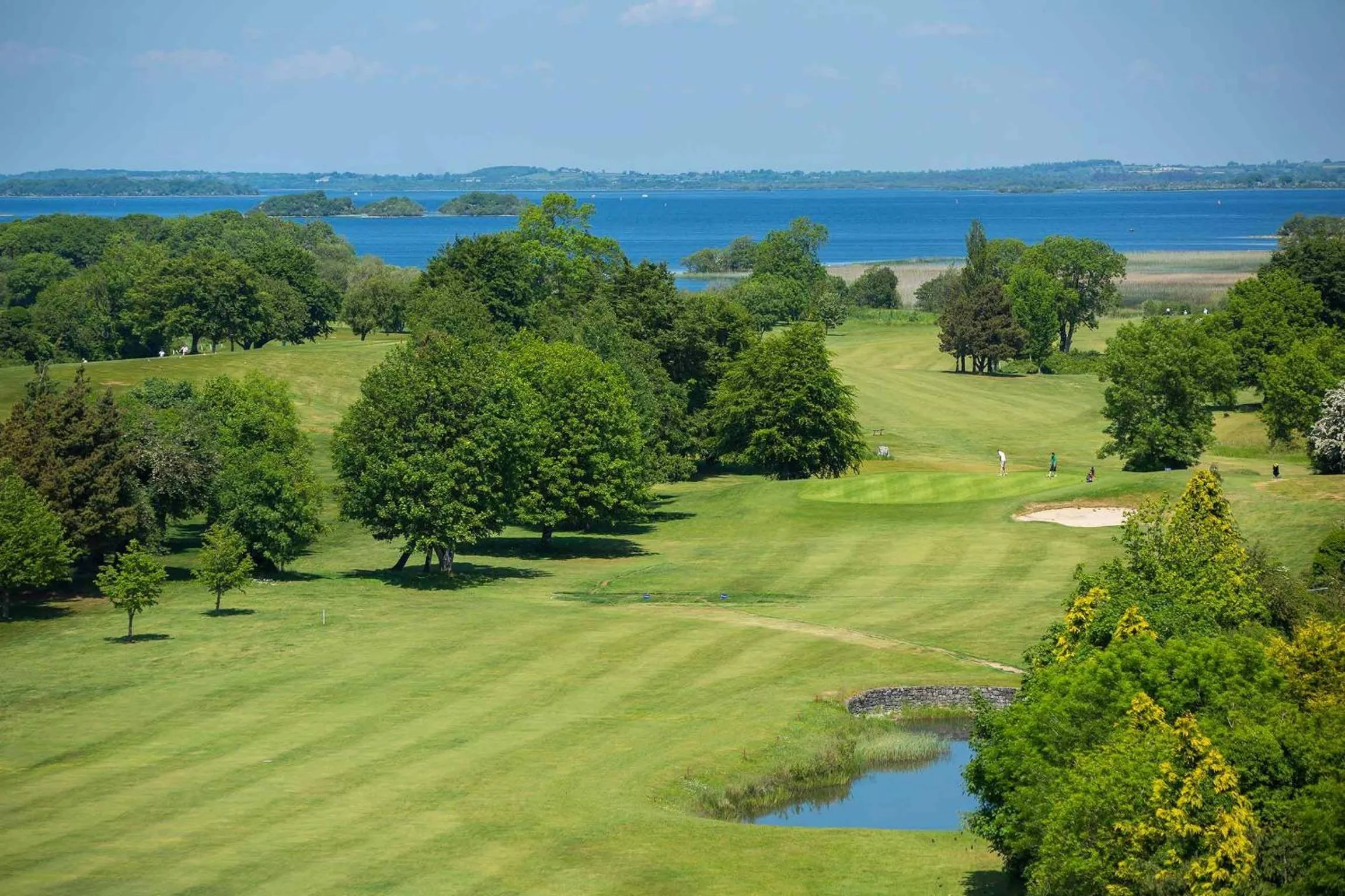 Area and facilities in Hodson Bay Hotel