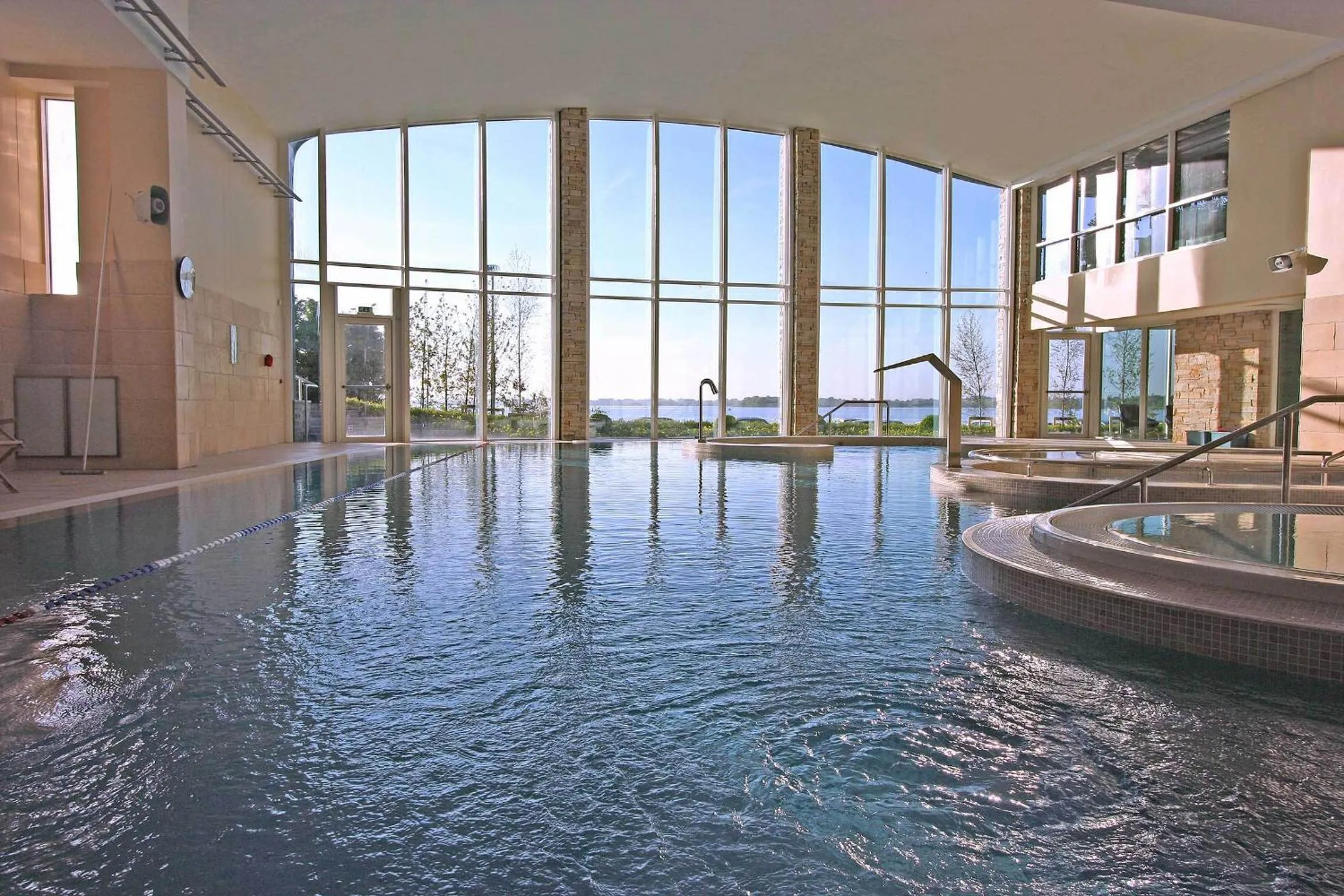 Swimming pool in Hodson Bay Hotel