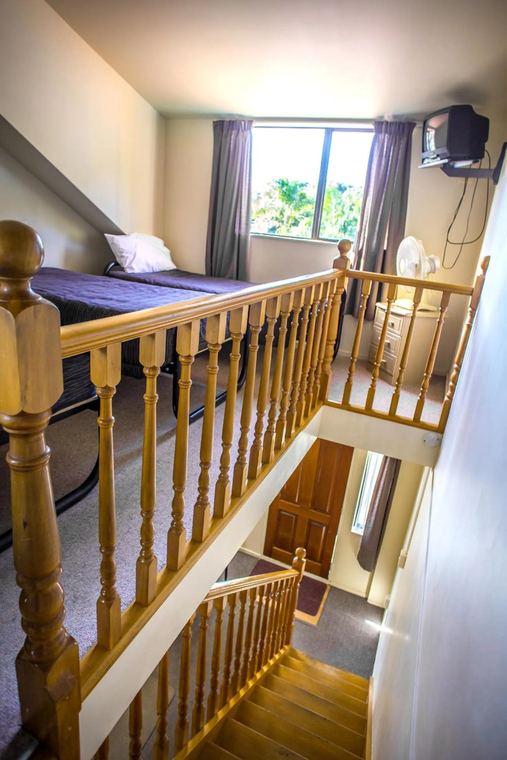 Area and facilities, Bed in Bennetts Thermal Motor Inn