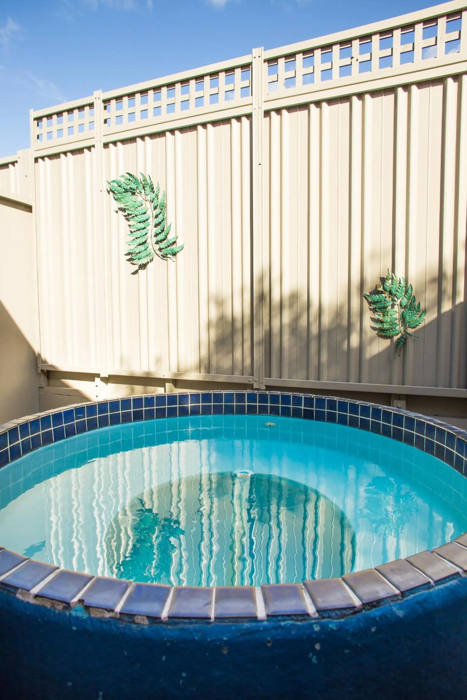 Spring in Bennetts Thermal Motor Inn