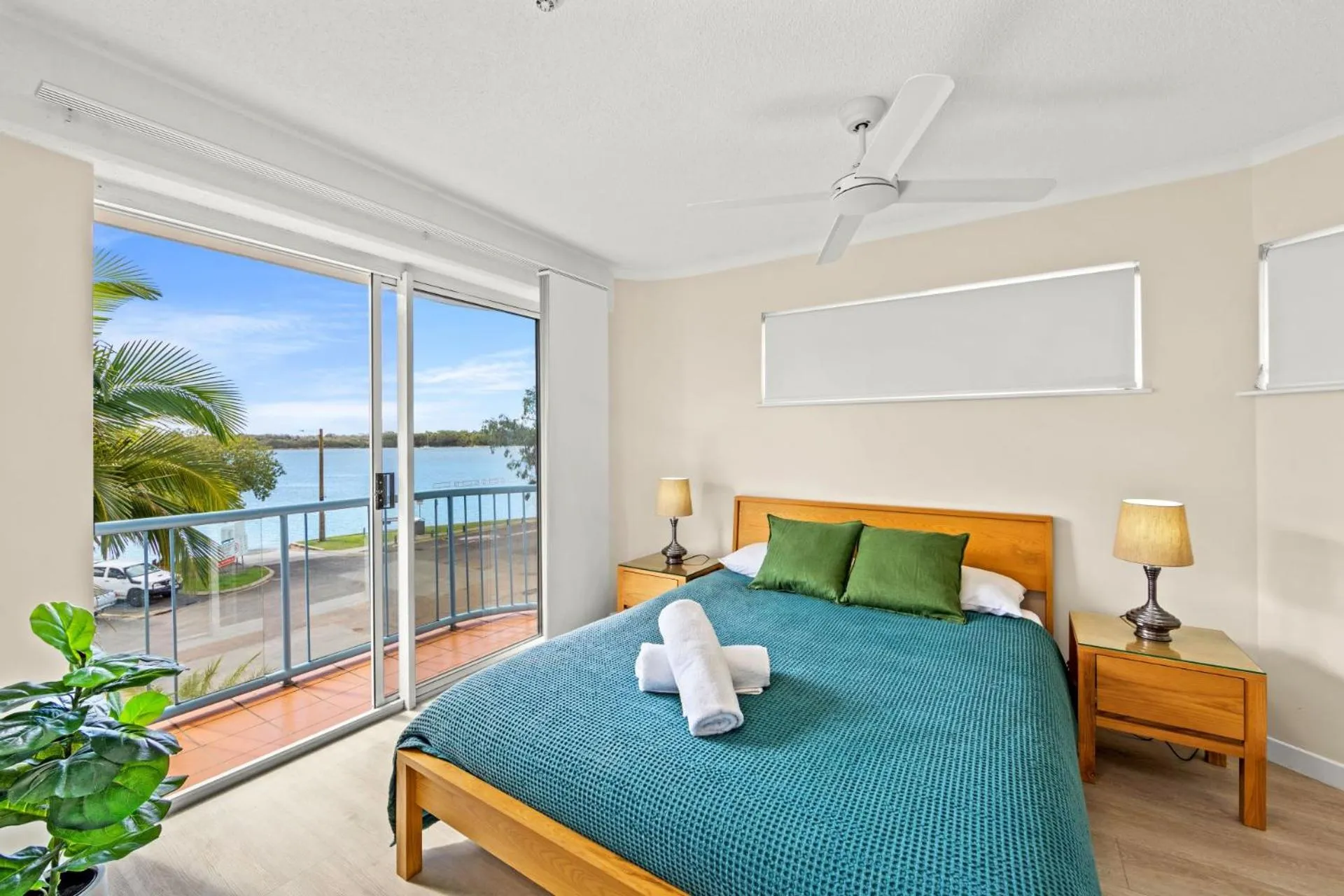 Bedroom, Bed in Reflections Holiday Apartments