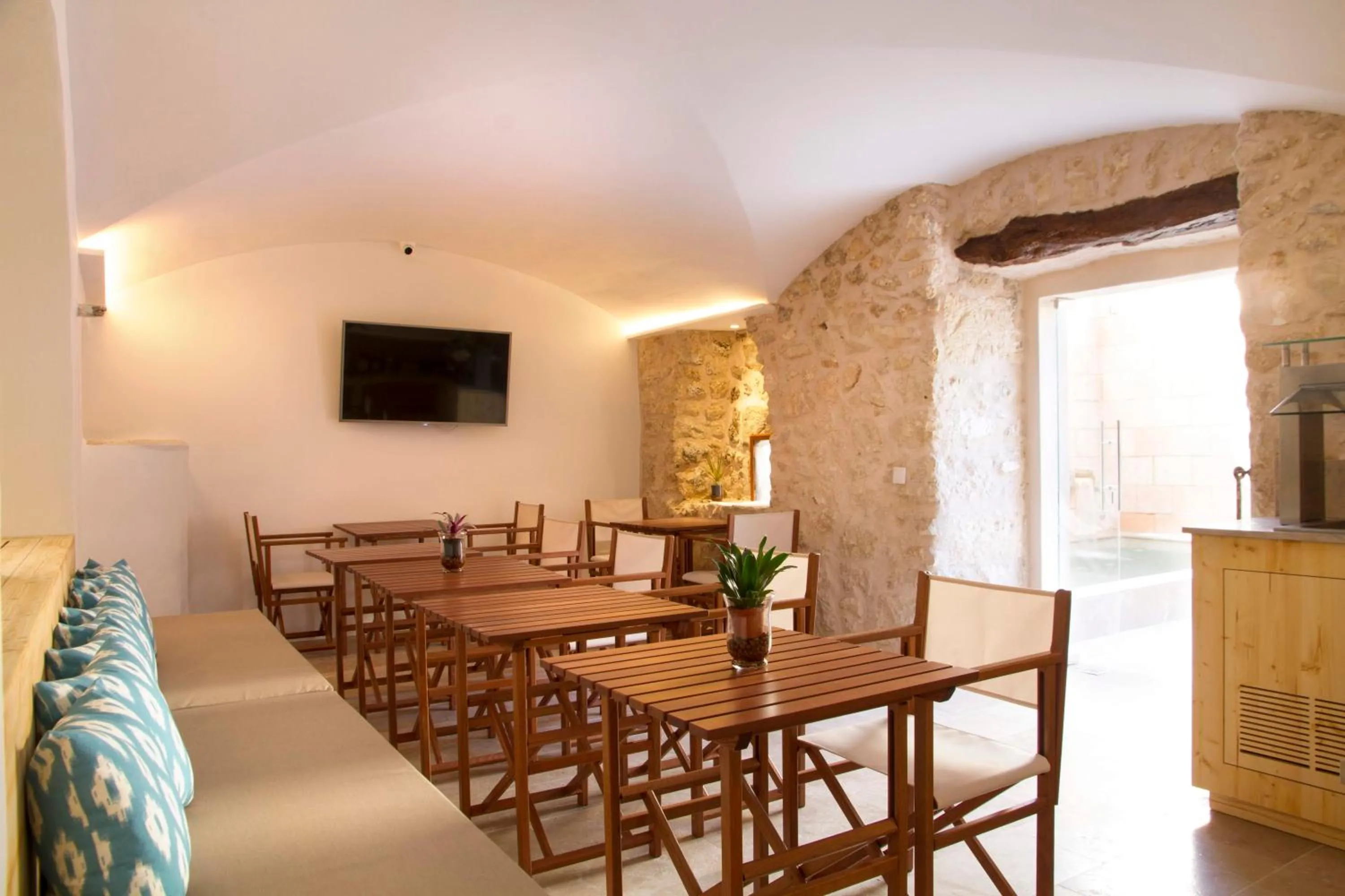 Communal lounge/ TV room in Angels Boutique - Turismo de interior