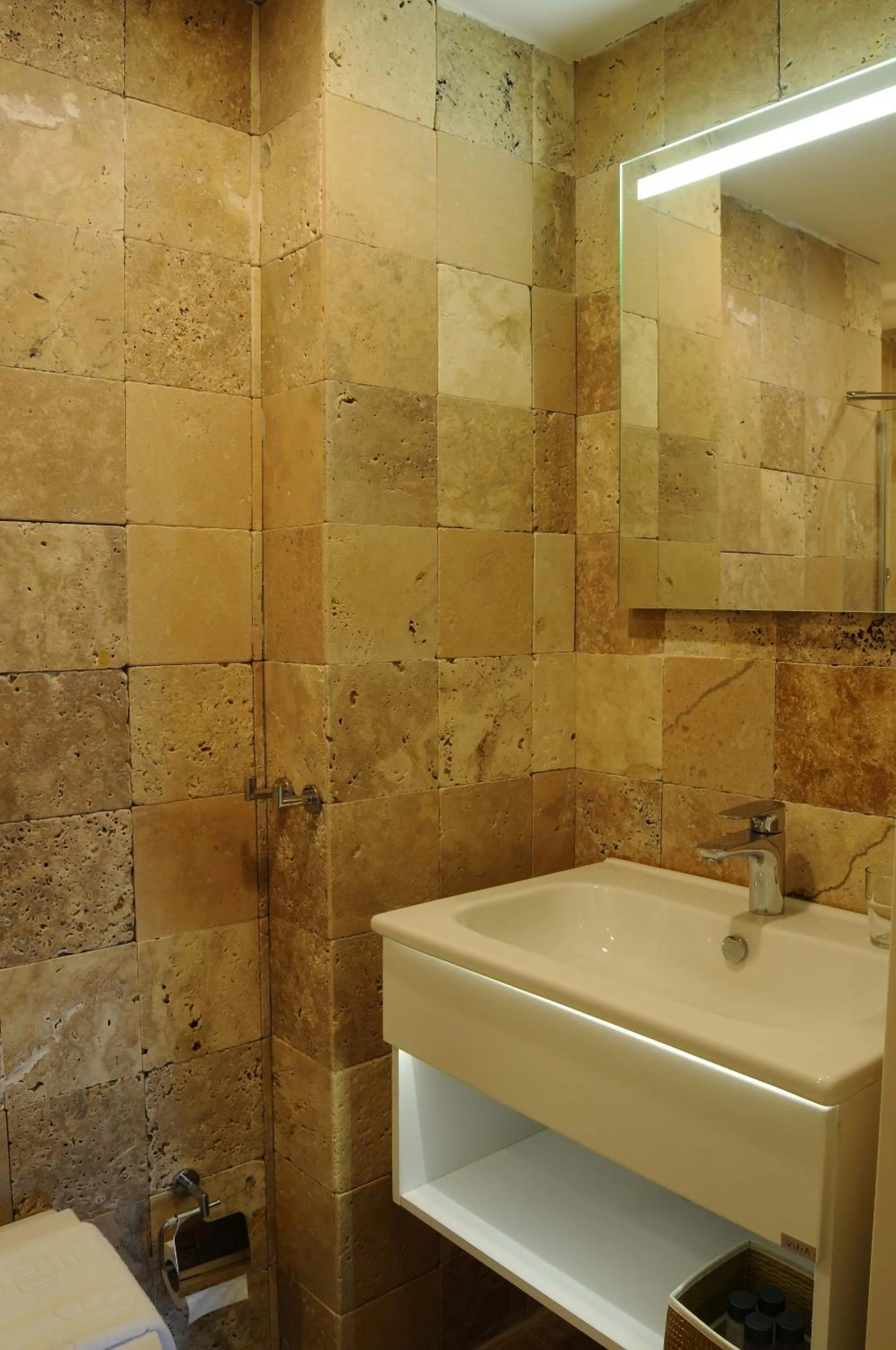 Bathroom in Teos Lodge Pansiyon