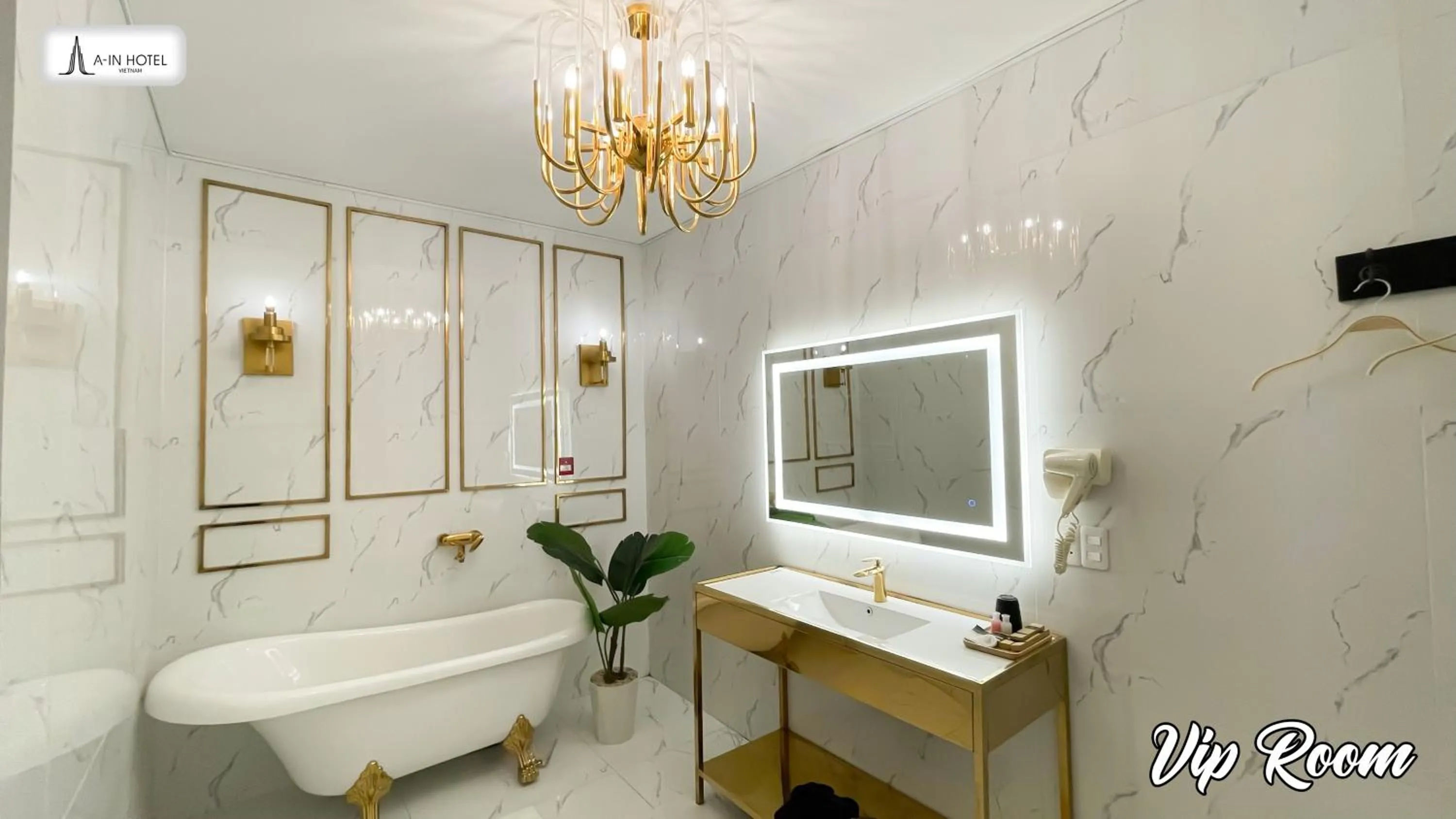 Toilet in A In Hotel Glamour