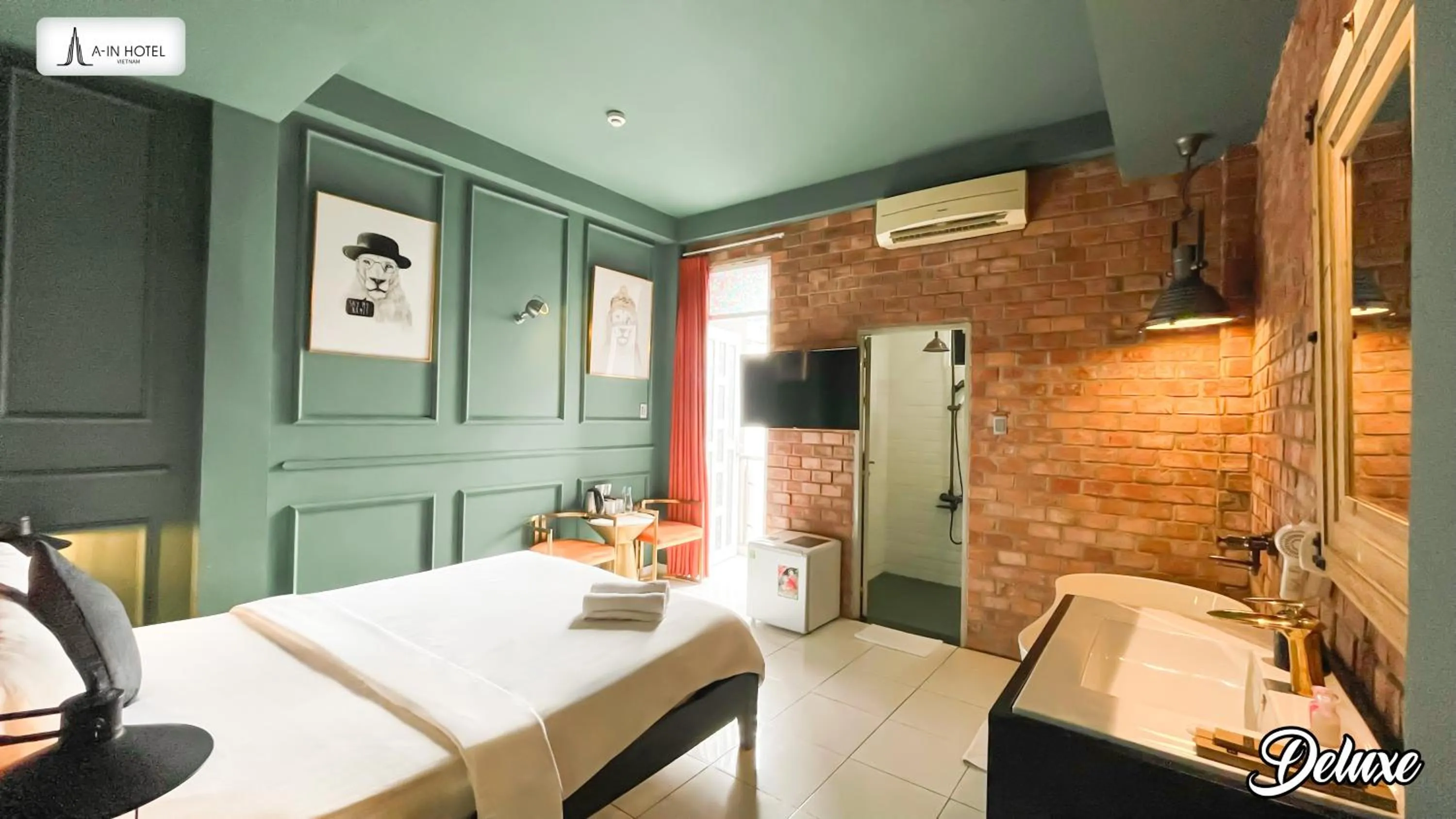 Photo of the whole room, Bed in A In Hotel Glamour