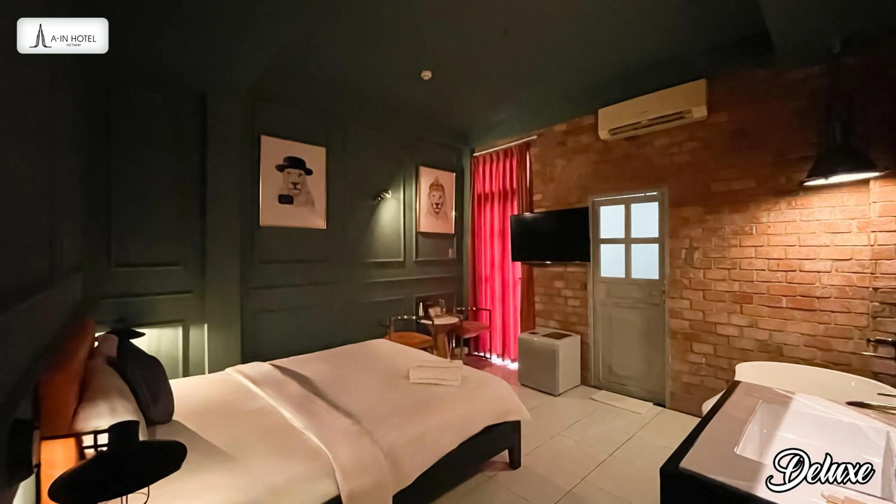 Photo of the whole room, Bed in A In Hotel Glamour