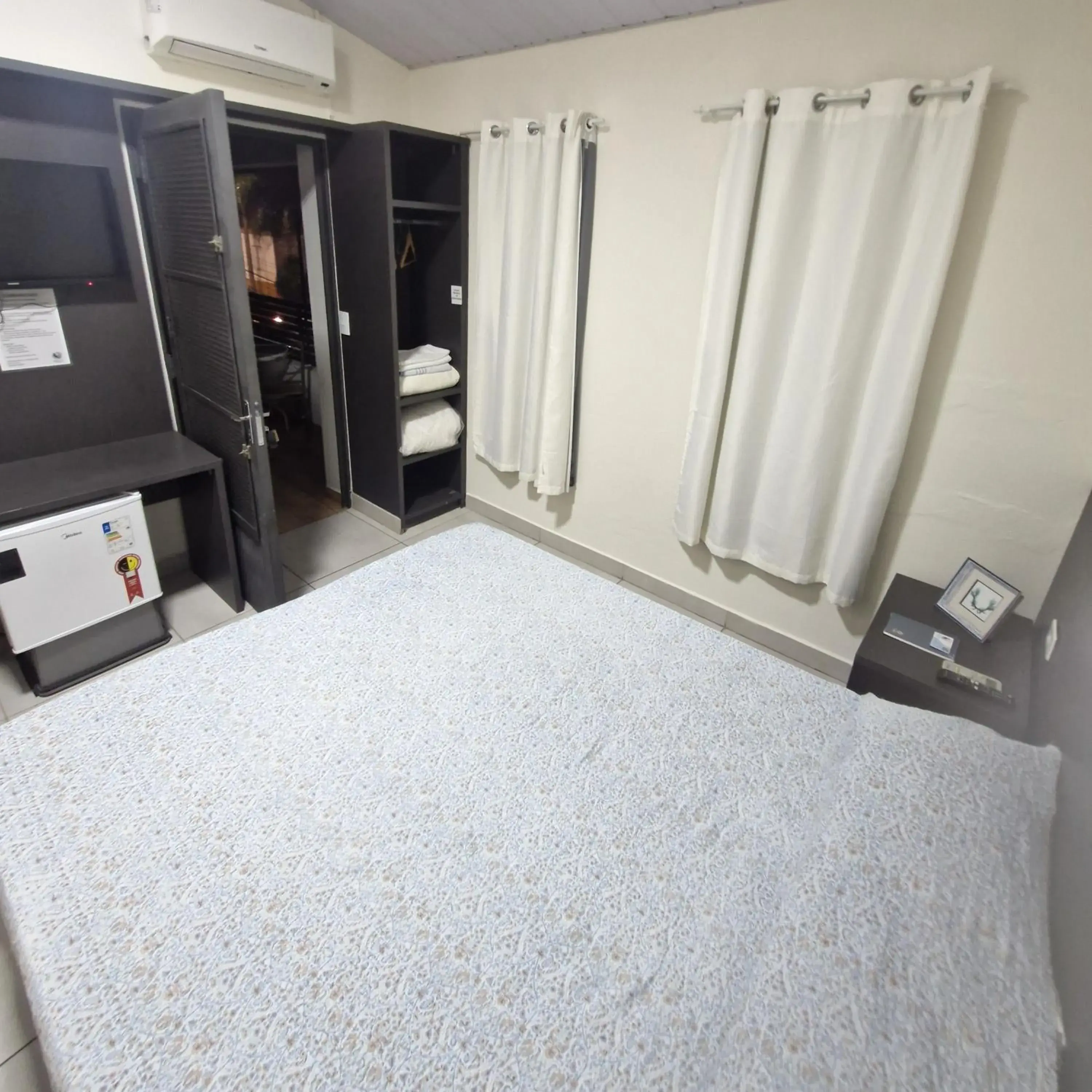 Double Room with Private Bathroom - single occupancy in Acqua Flats Jaguariúna Double Room with Private Bathroom - single occupancy in Acqua Flats Jaguariúna