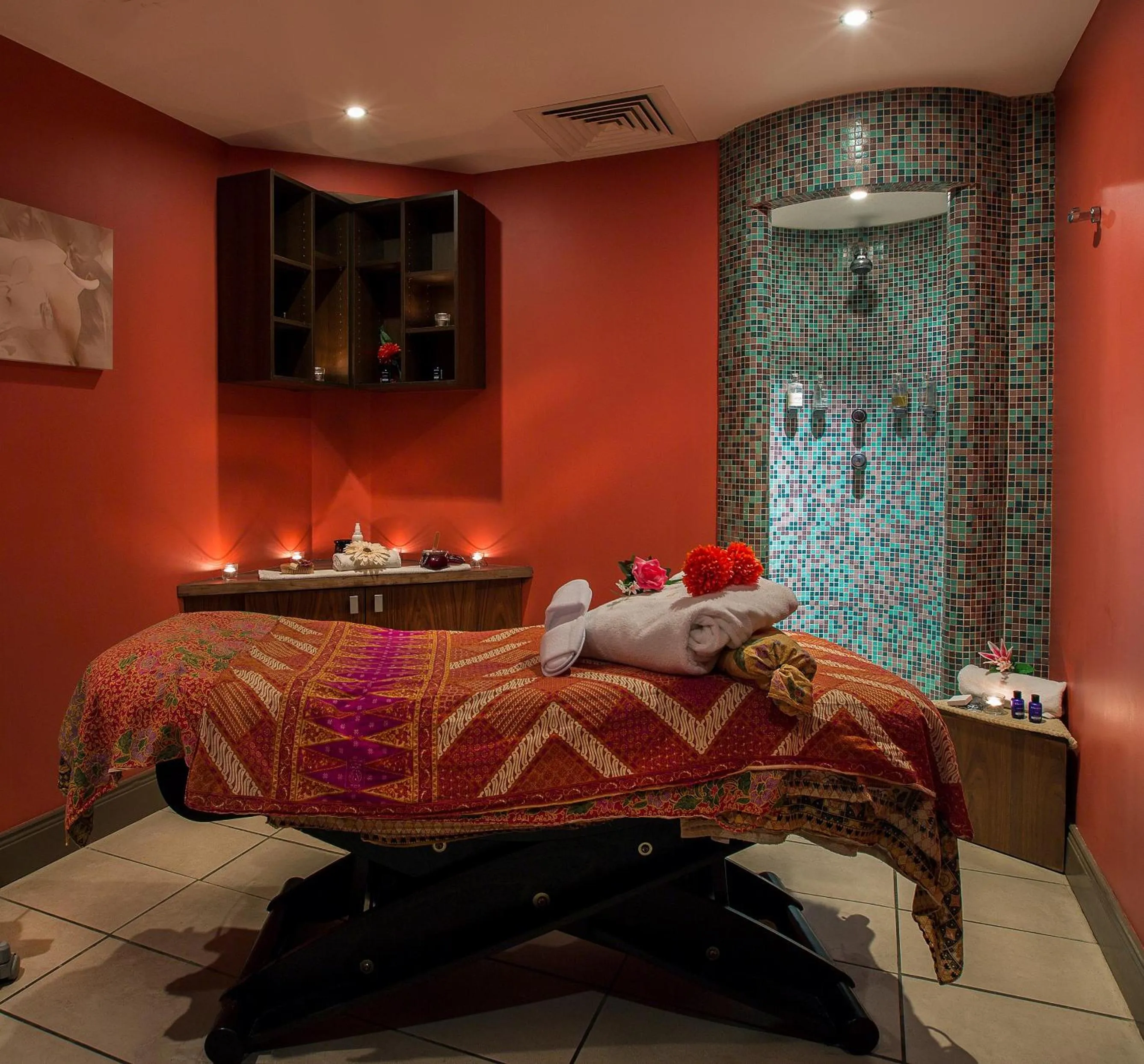 Shower, Bed in Westgrove Hotel