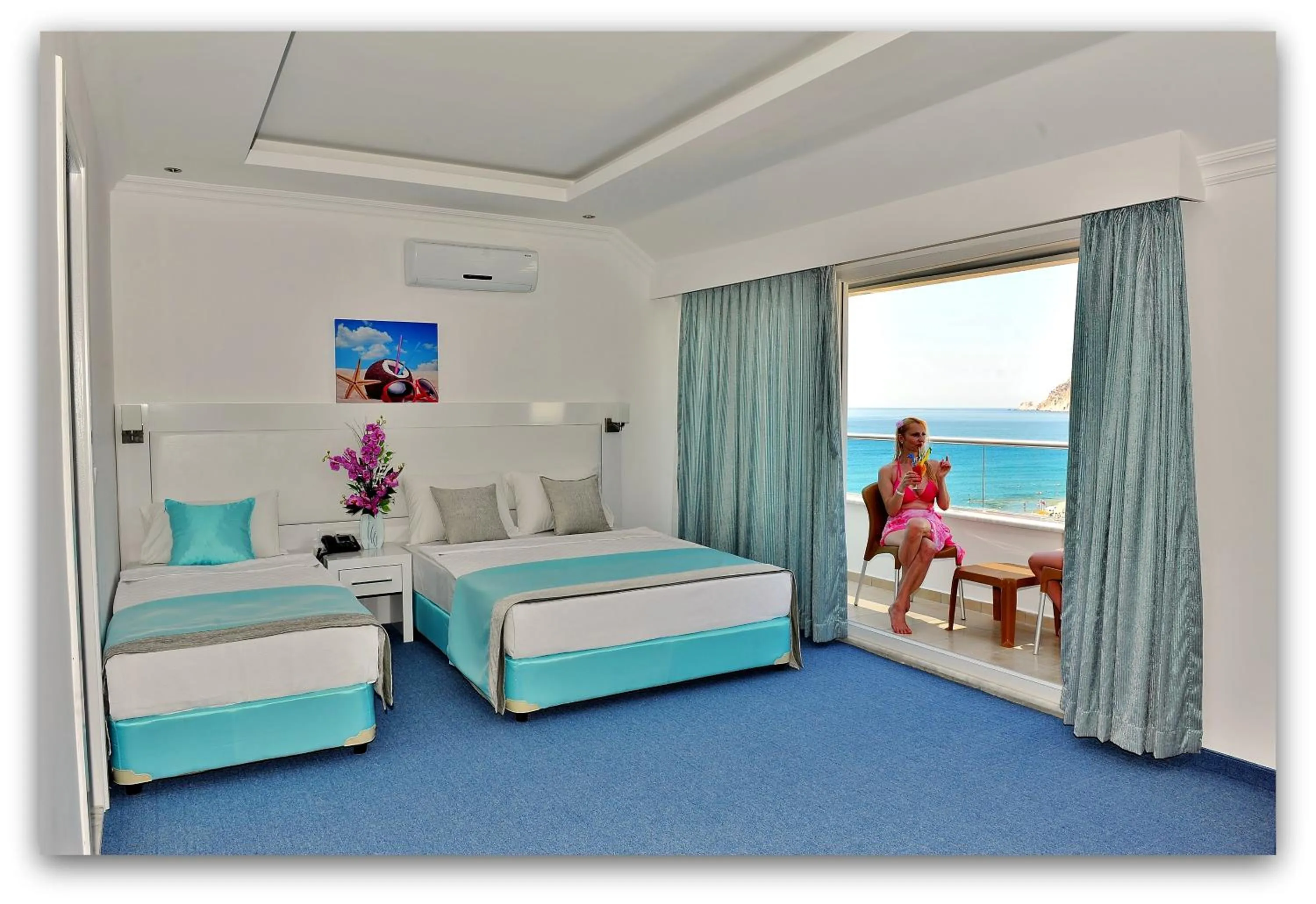 Photo of the whole room, Bed in Mesut Hotel