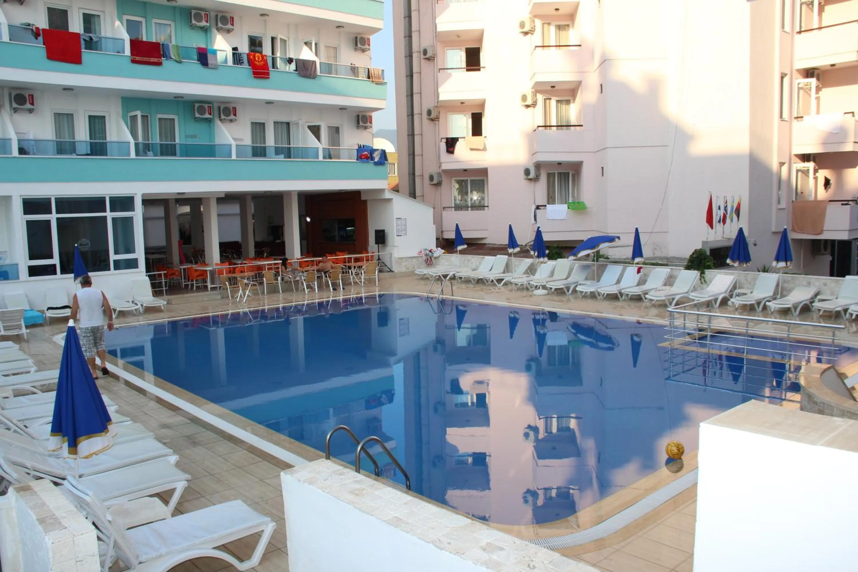 Swimming pool in Mesut Hotel