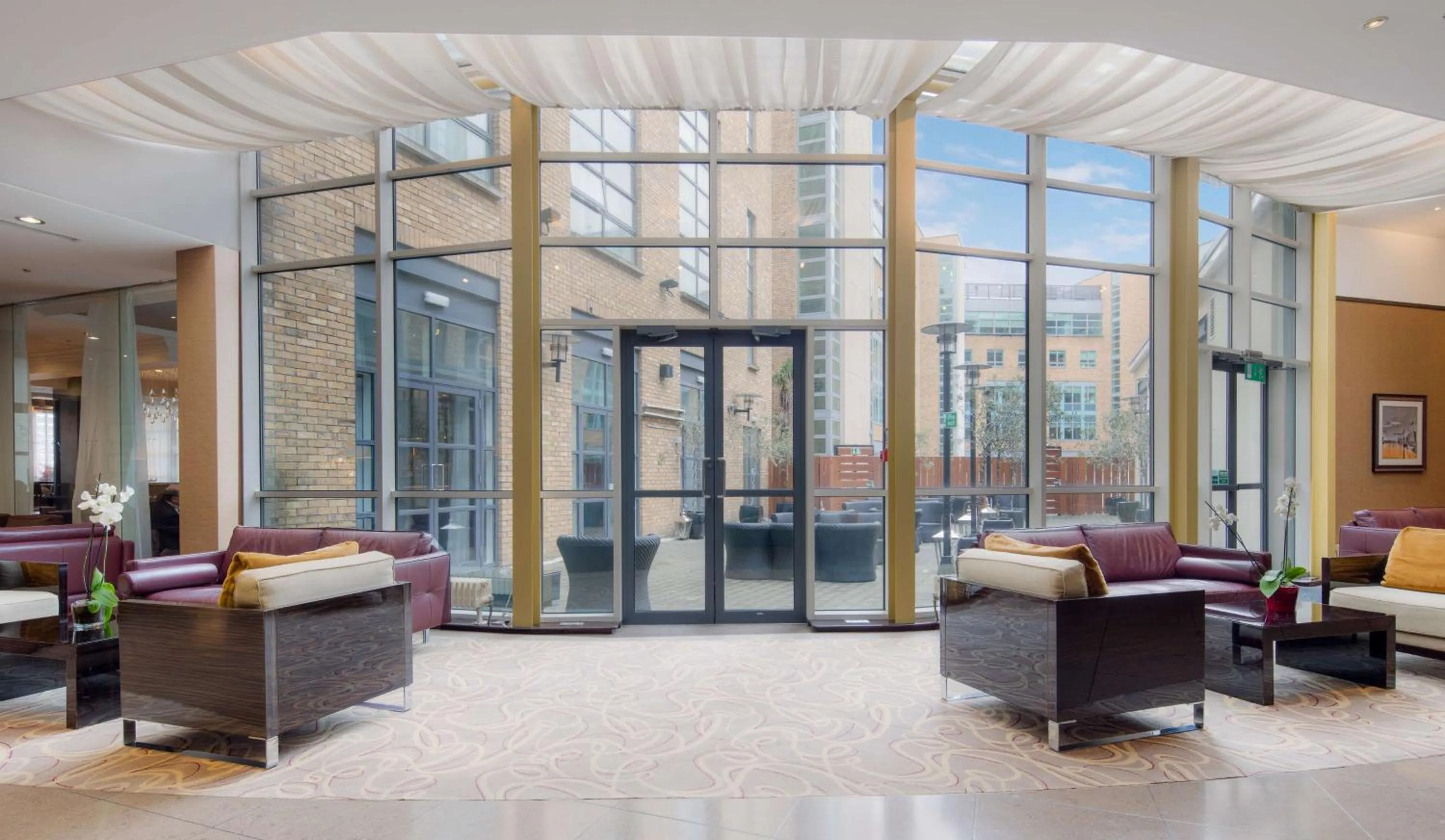 Lobby or reception in Hilton Dublin
