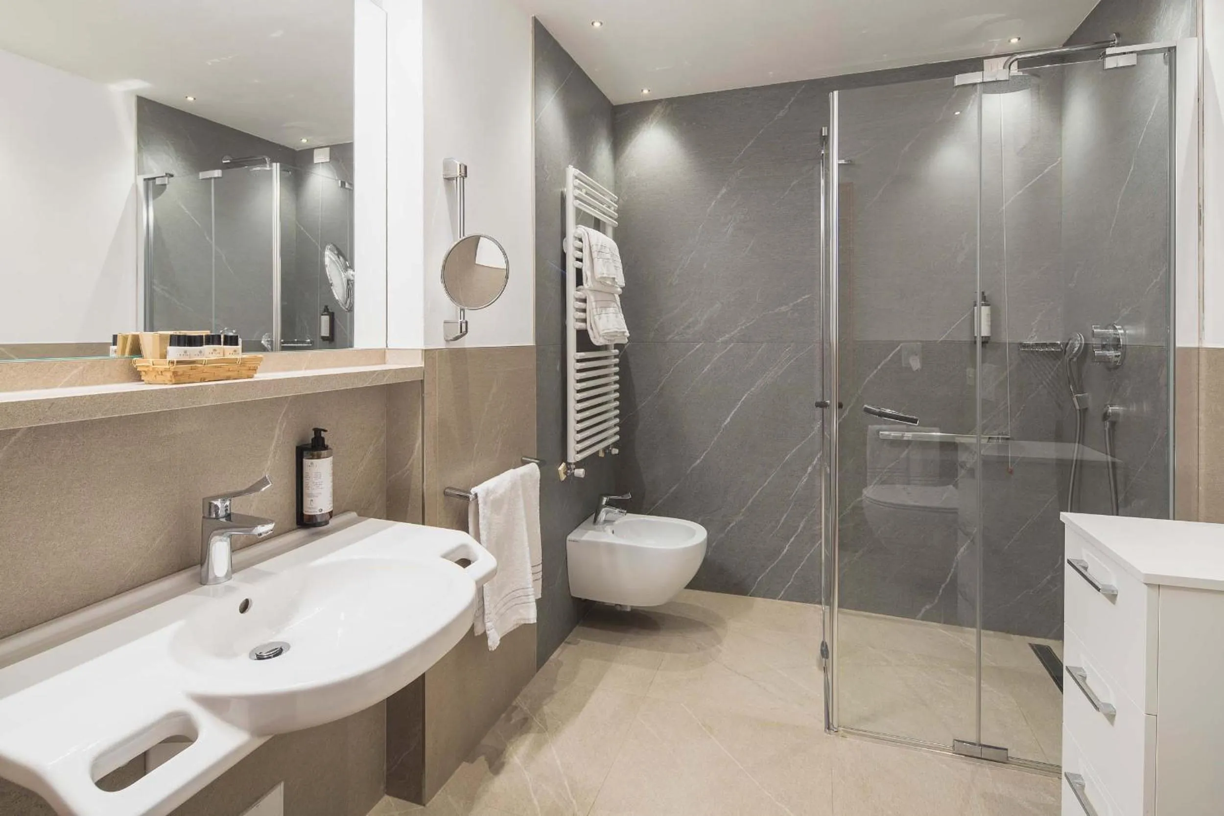 Bathroom in Franceschi Park Hotel