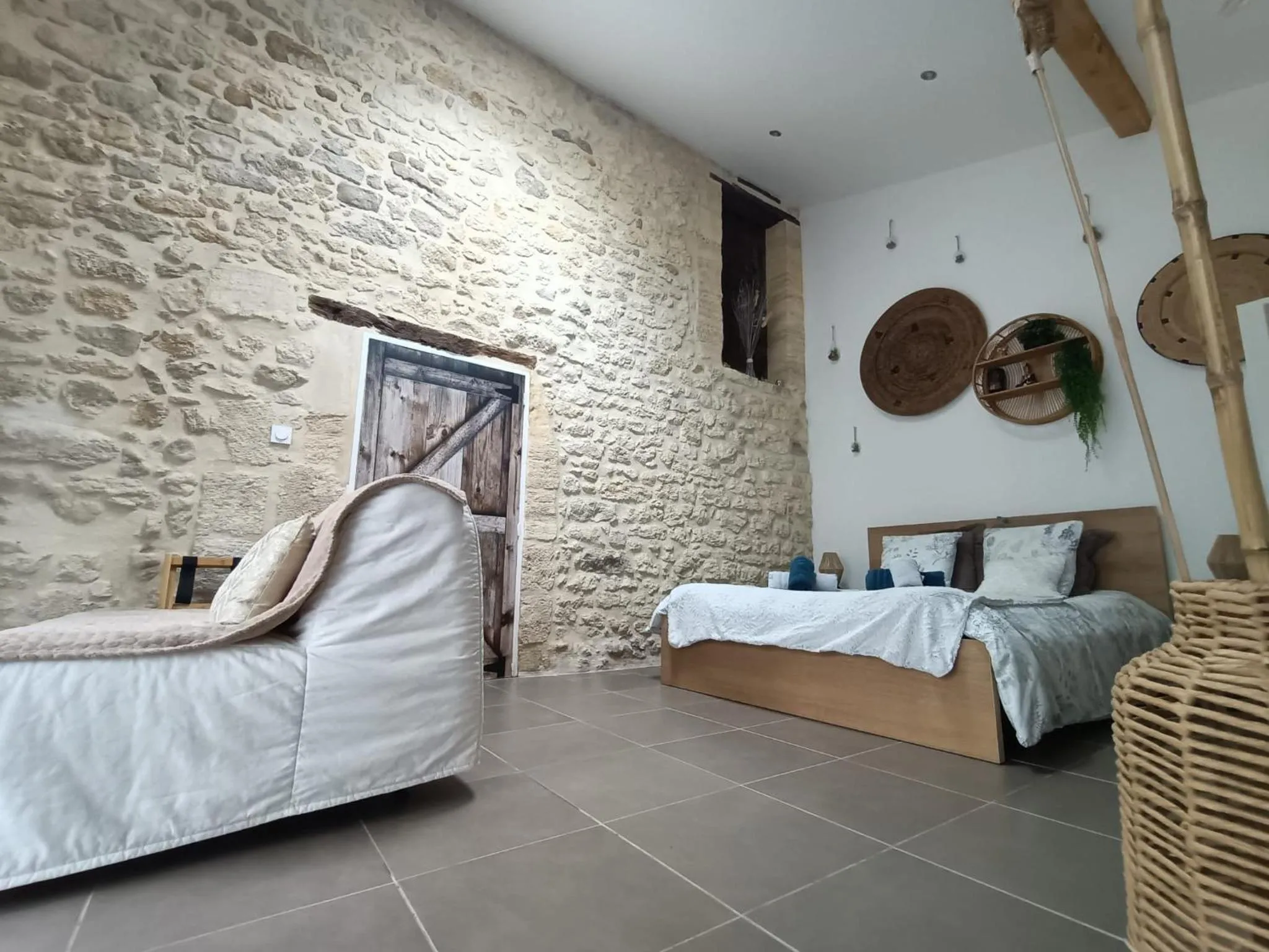 Photo of the whole room, Bed in Le Cosy Cabarieu détente & spa