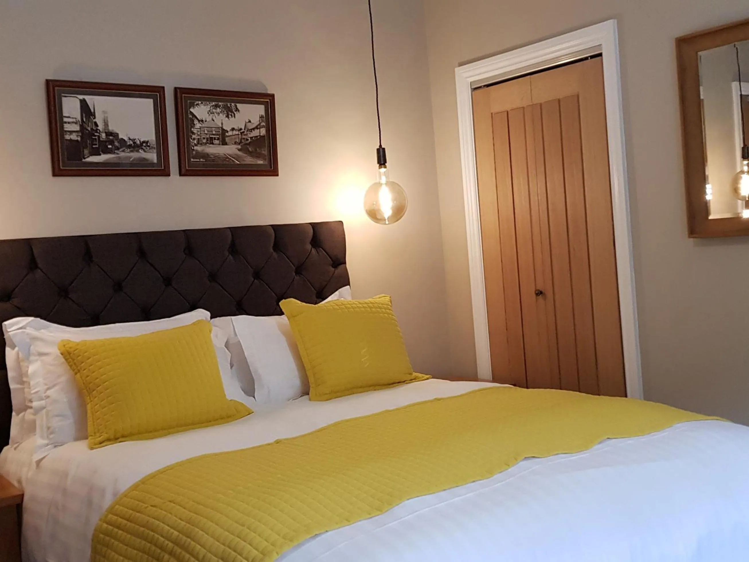 Bedroom, Bed in The Bowes Hotel