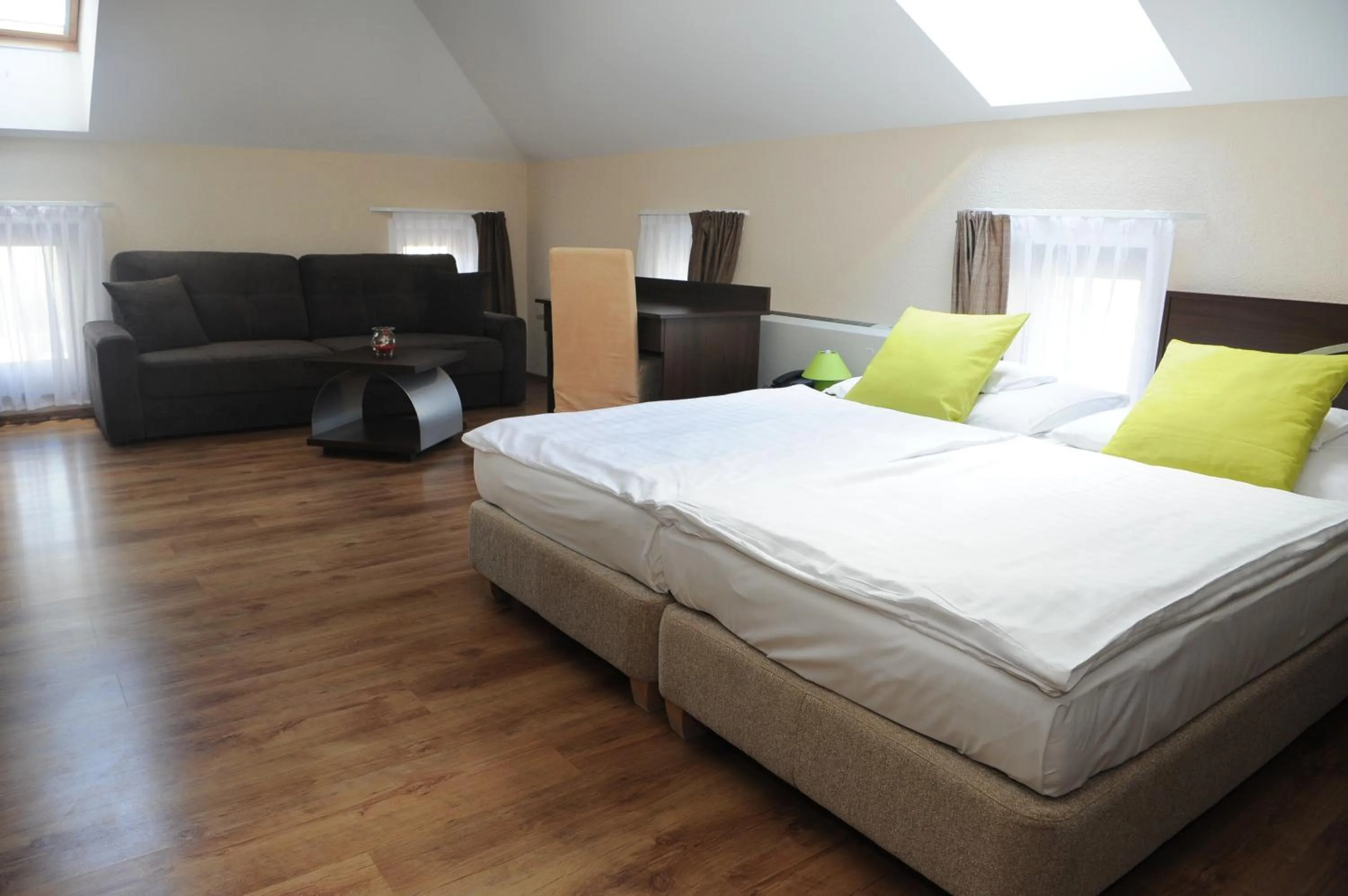 Bed in Ezüsthíd Hotel