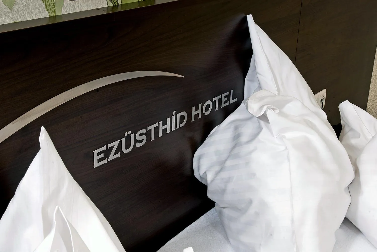 Bed in Ezüsthíd Hotel