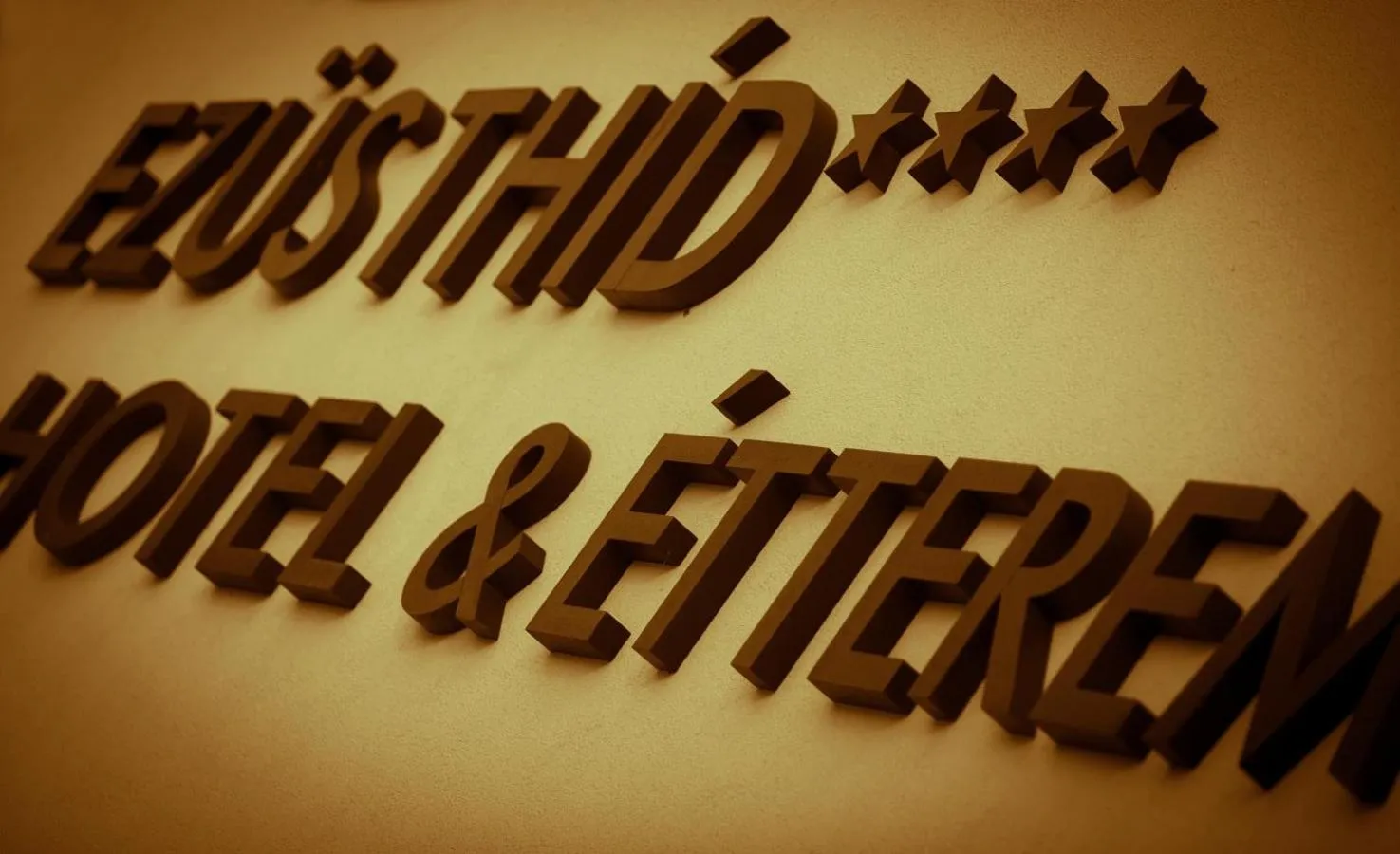 Decorative detail in Ezüsthíd Hotel