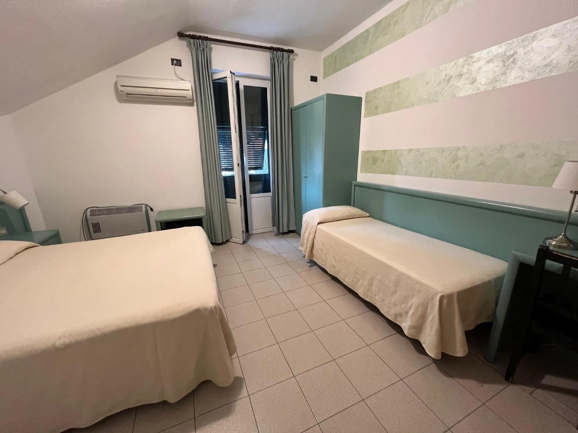 Bed in Hotel Marina