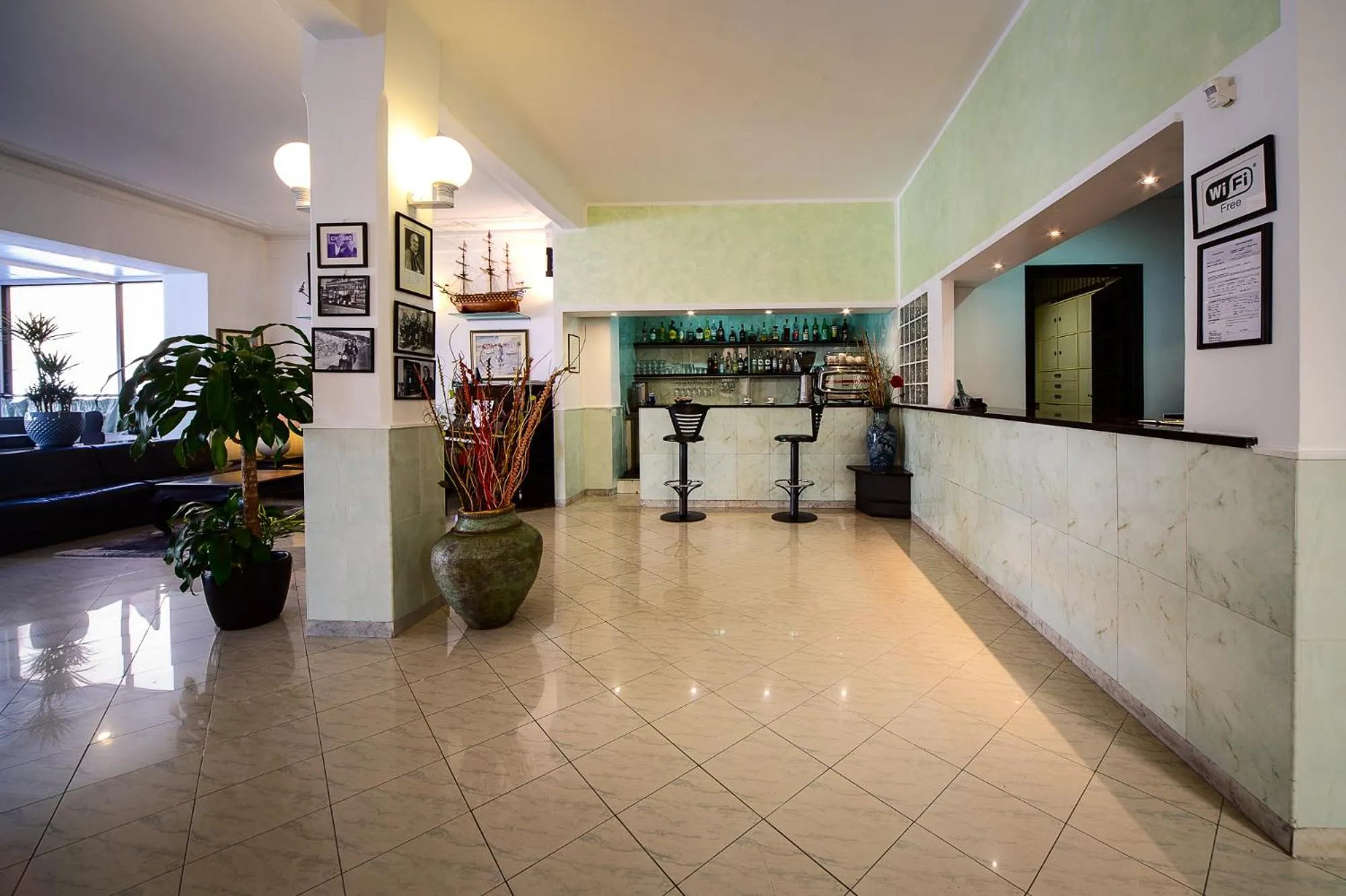 Lounge or bar in Hotel Marina