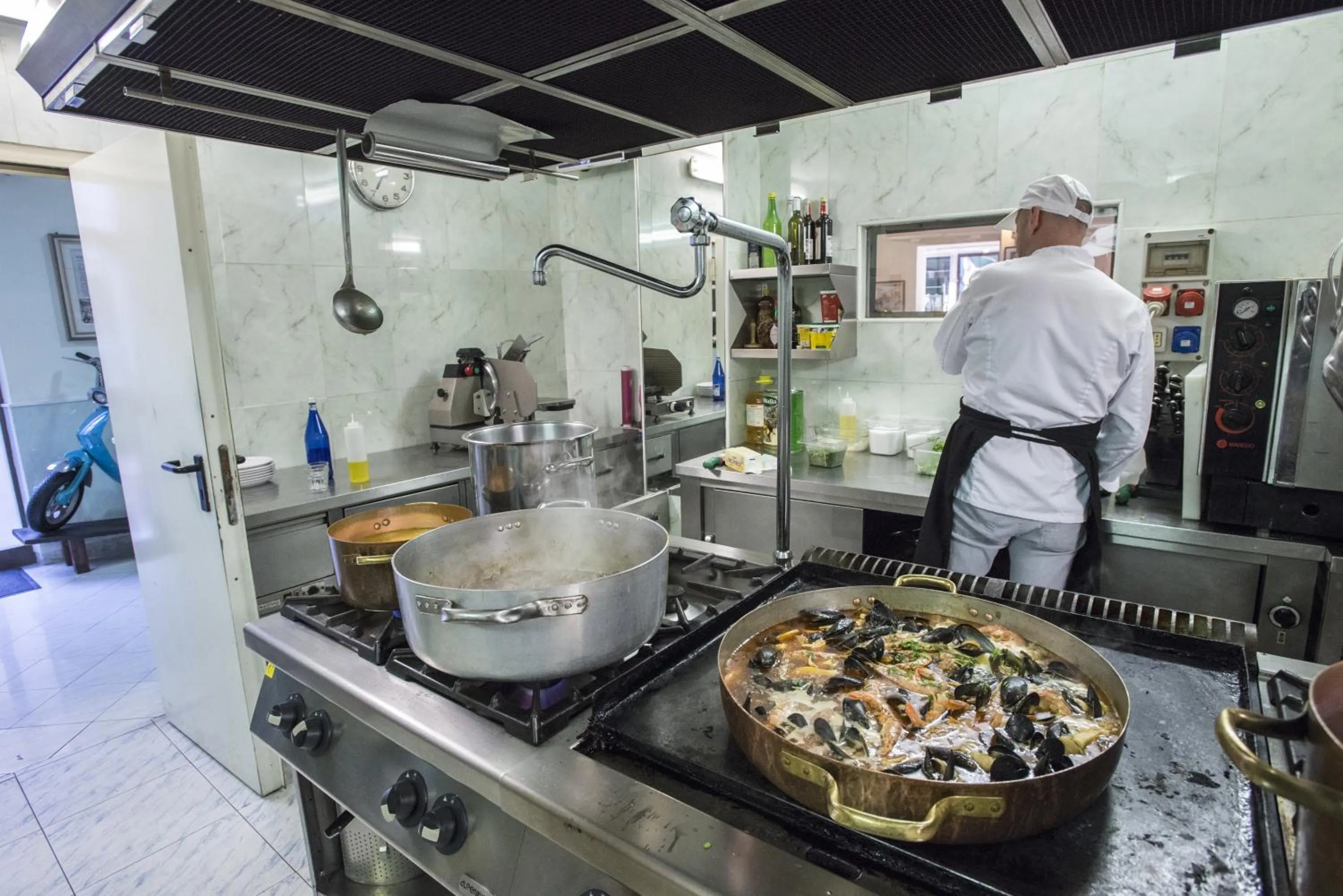 Kitchen or kitchenette in Hotel Marina