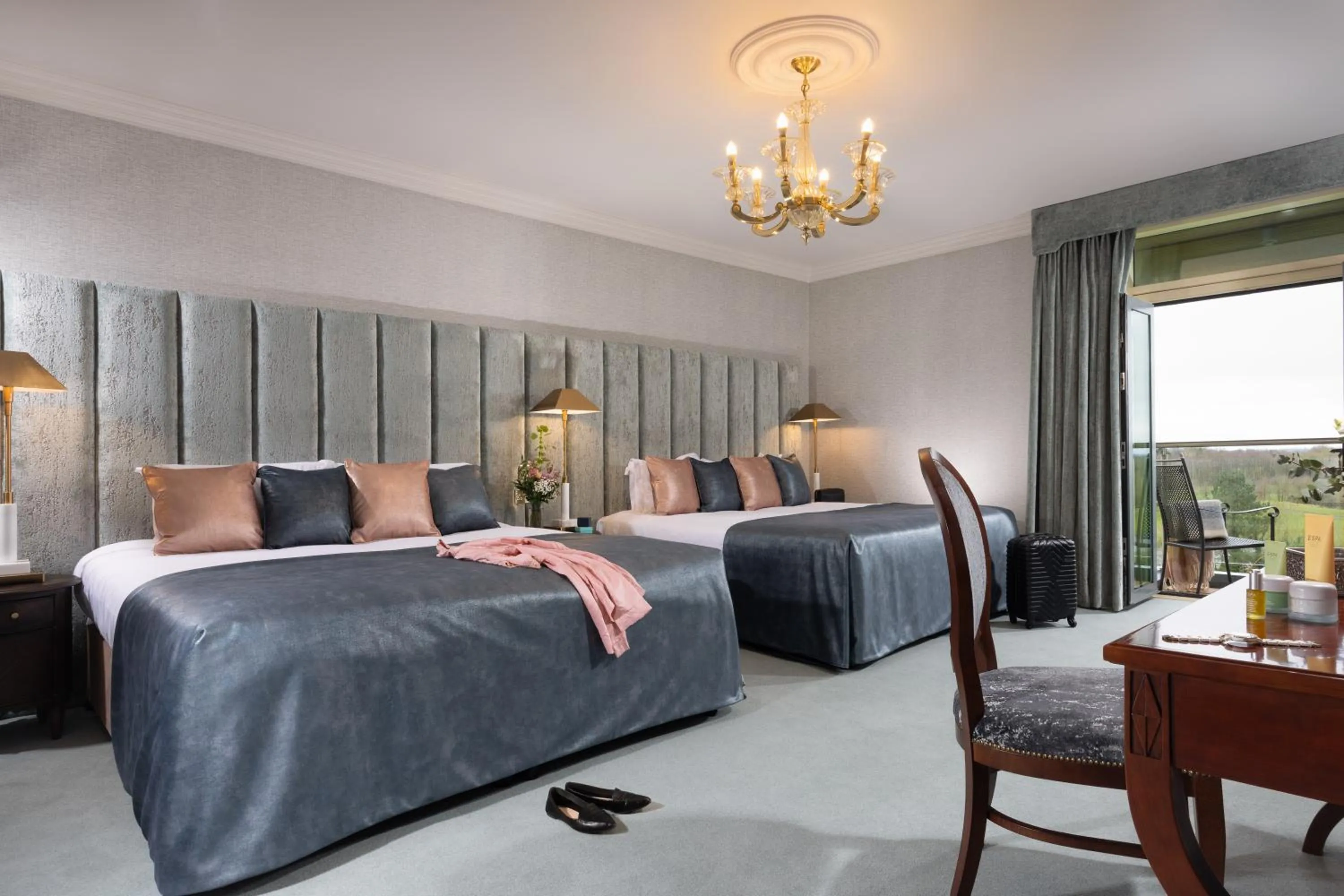 Bedroom, Bed in The Heritage