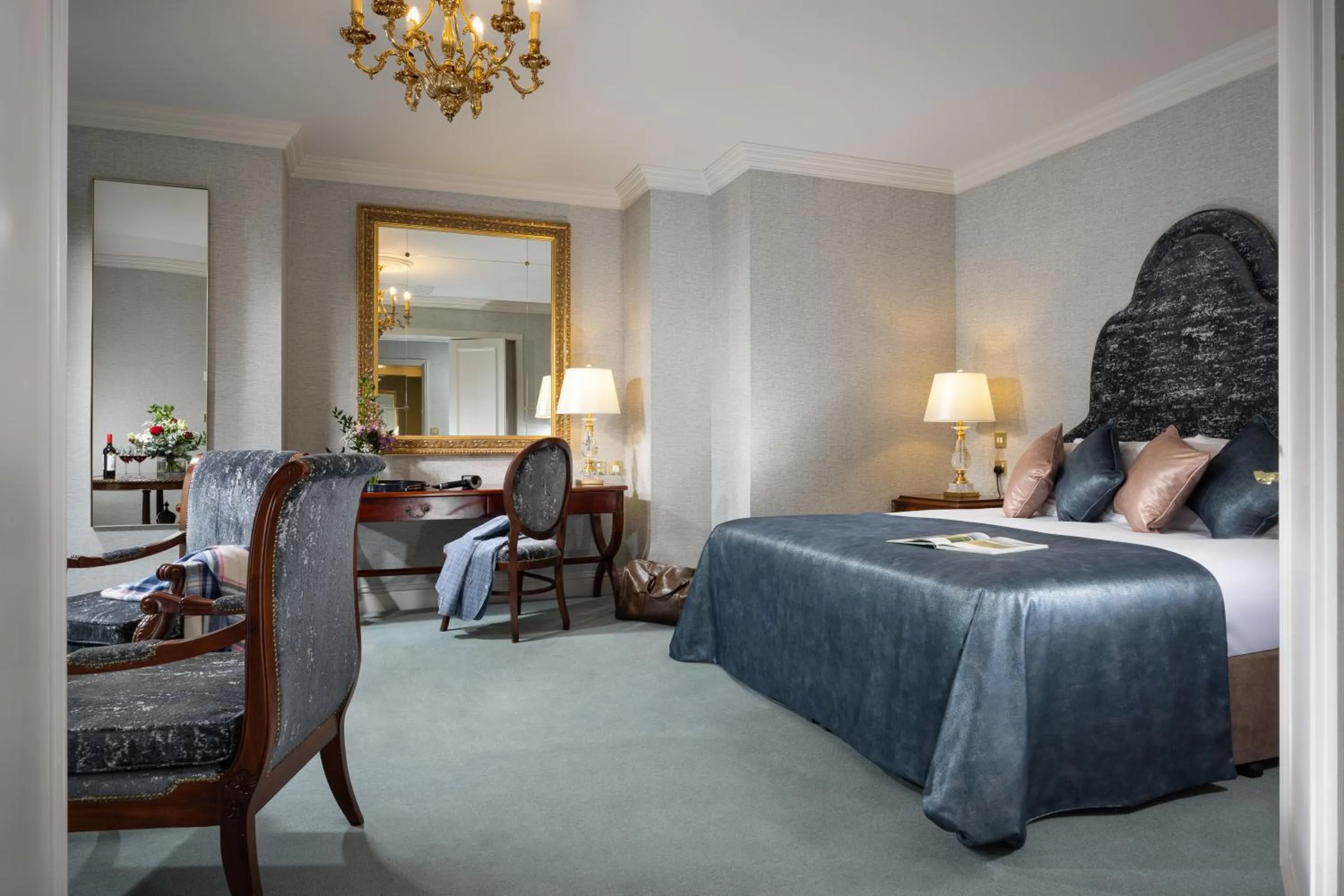 Bedroom, Bed in The Heritage