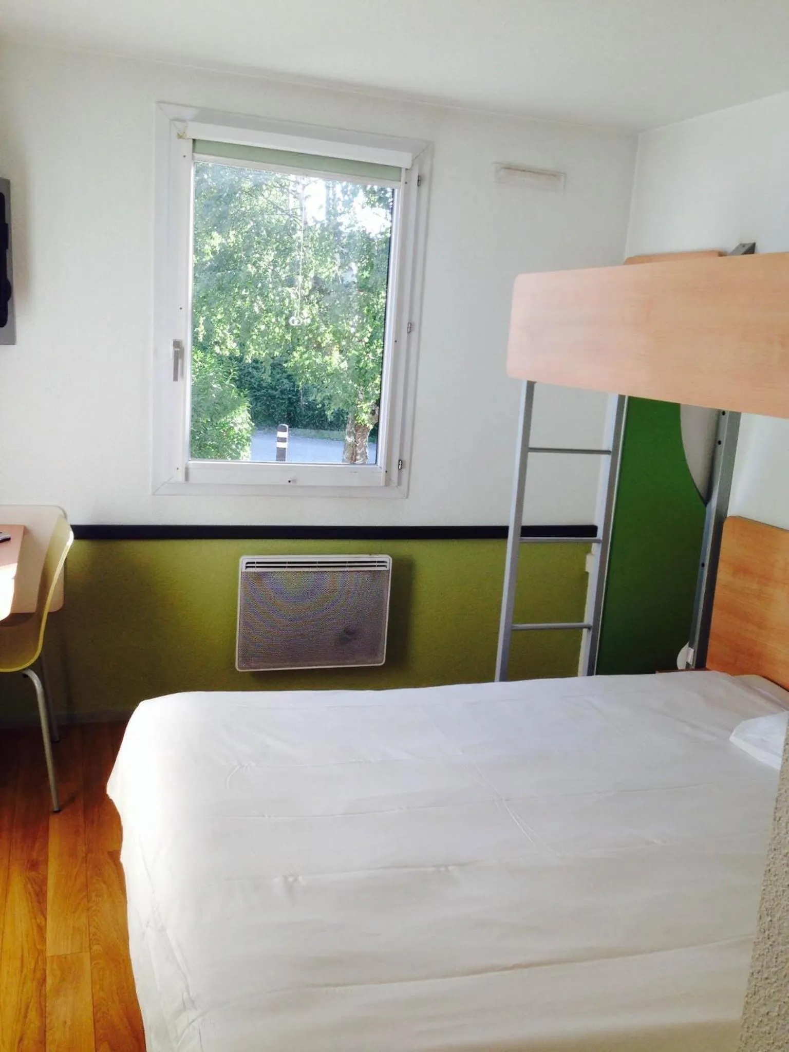 Bed in ibis budget Besançon Ecole Valentin