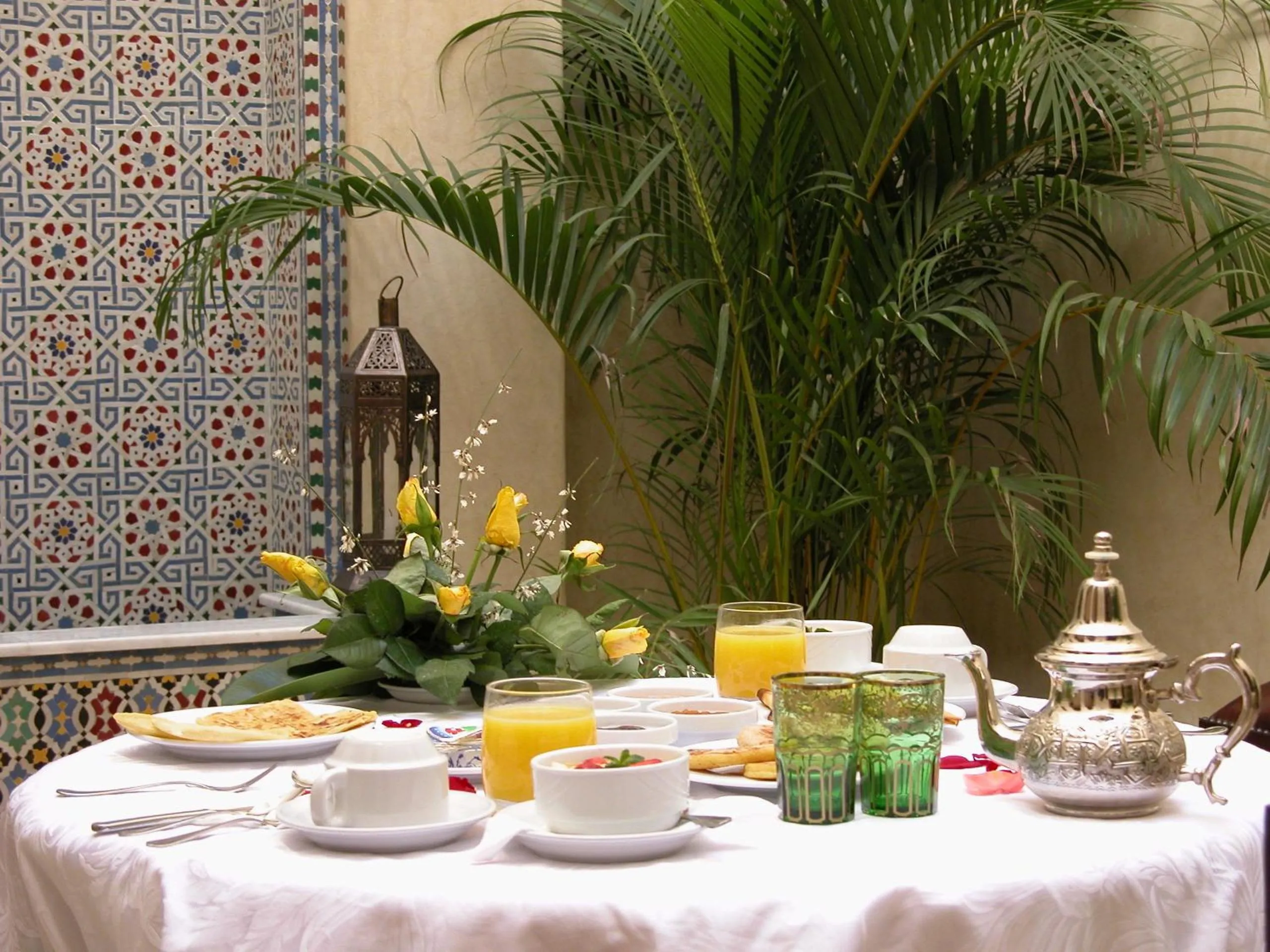Restaurant/places to eat in Riad Kniza