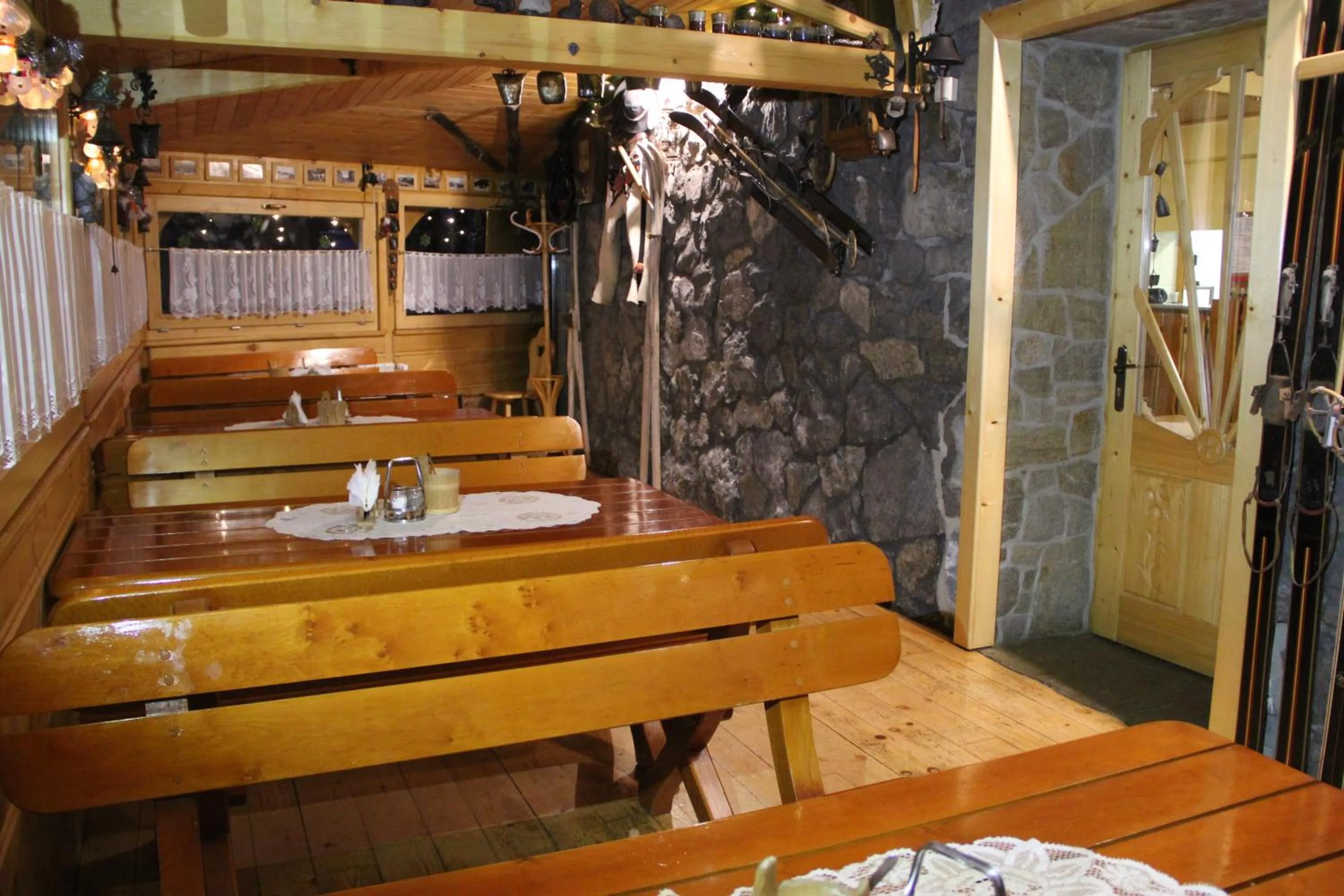 Restaurant/places to eat in Rusałka