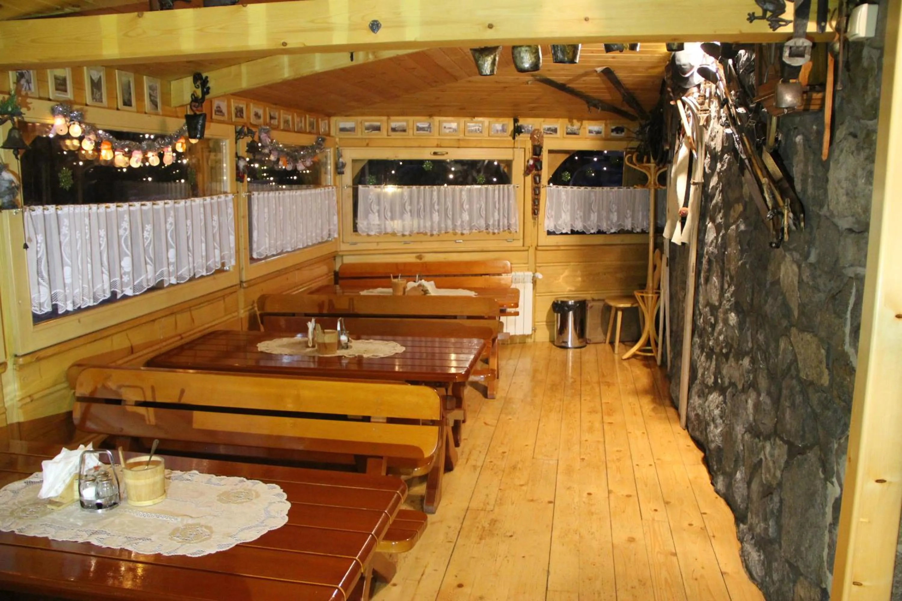 Restaurant/places to eat in Rusałka