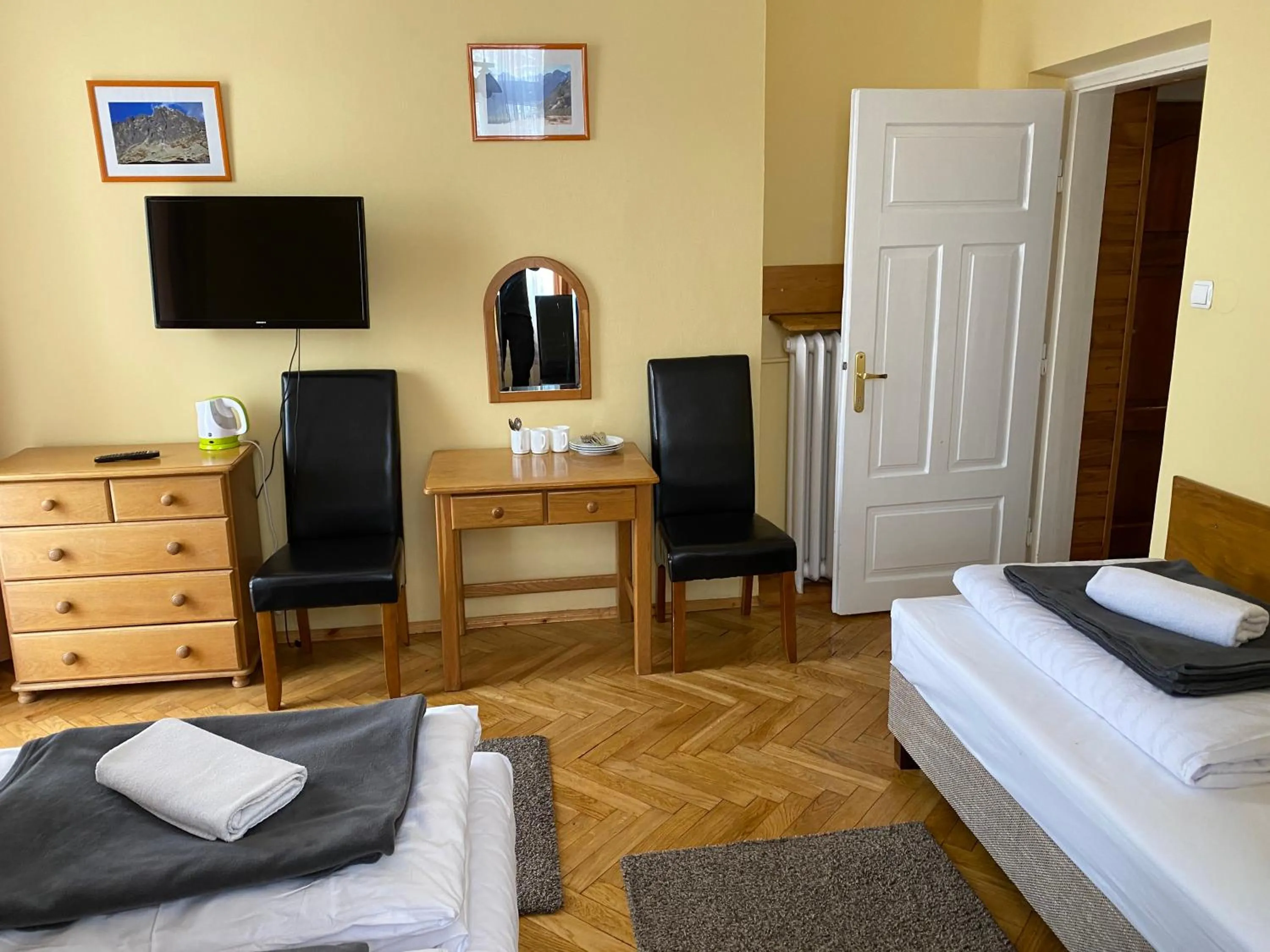 Photo of the whole room, Bed in Rusałka