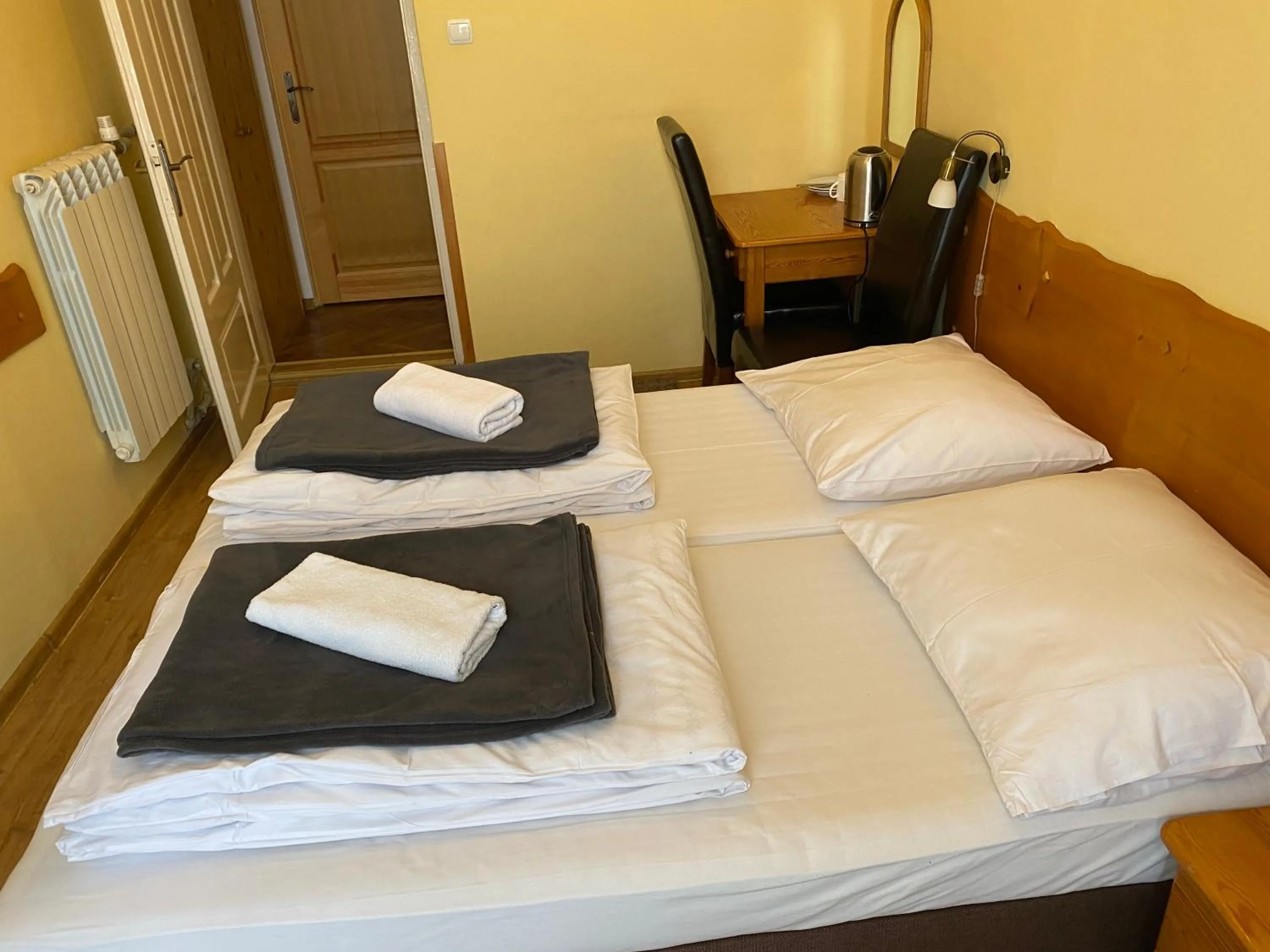 Photo of the whole room, Bed in Rusałka