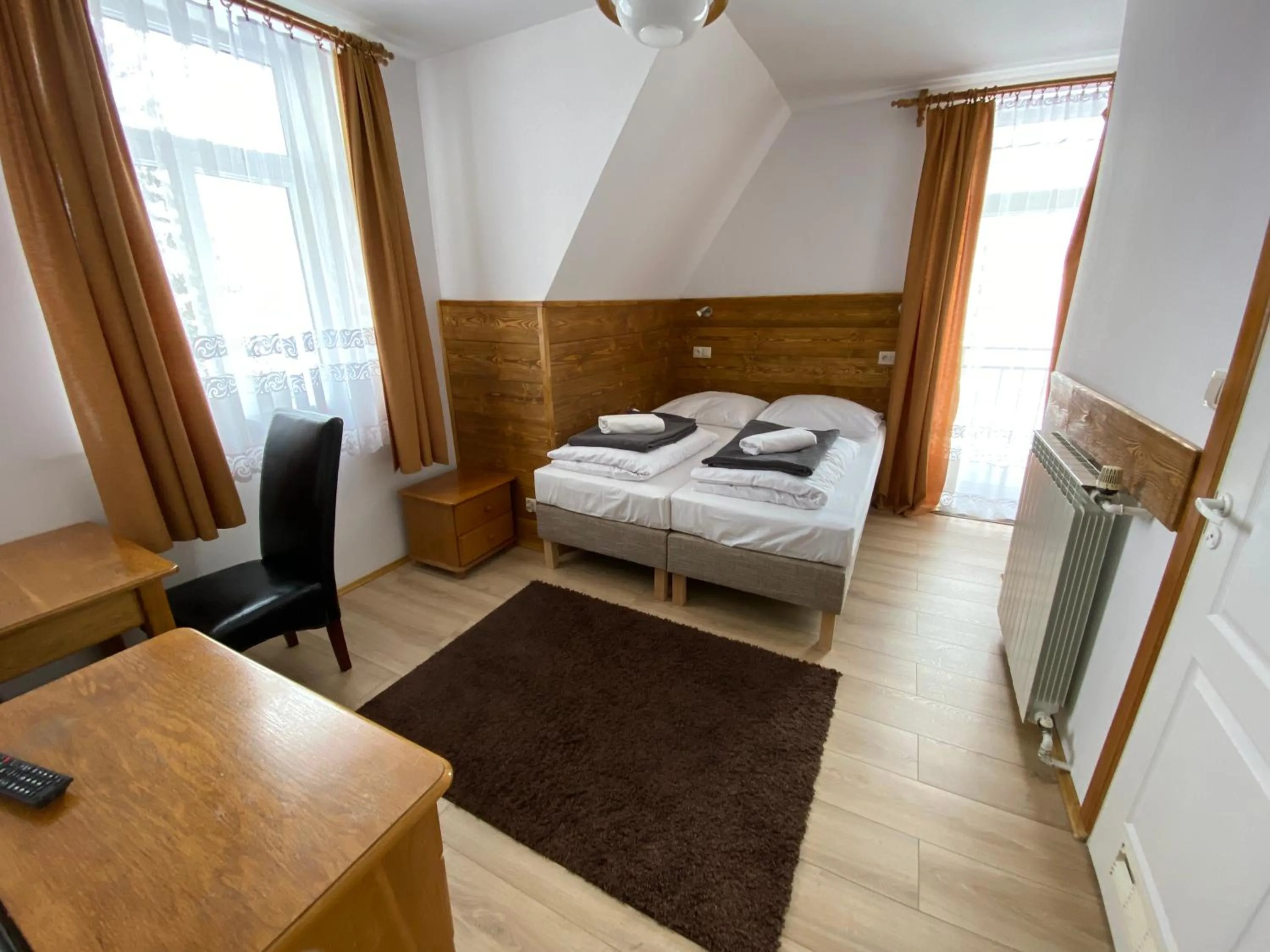 Photo of the whole room, Bed in Rusałka