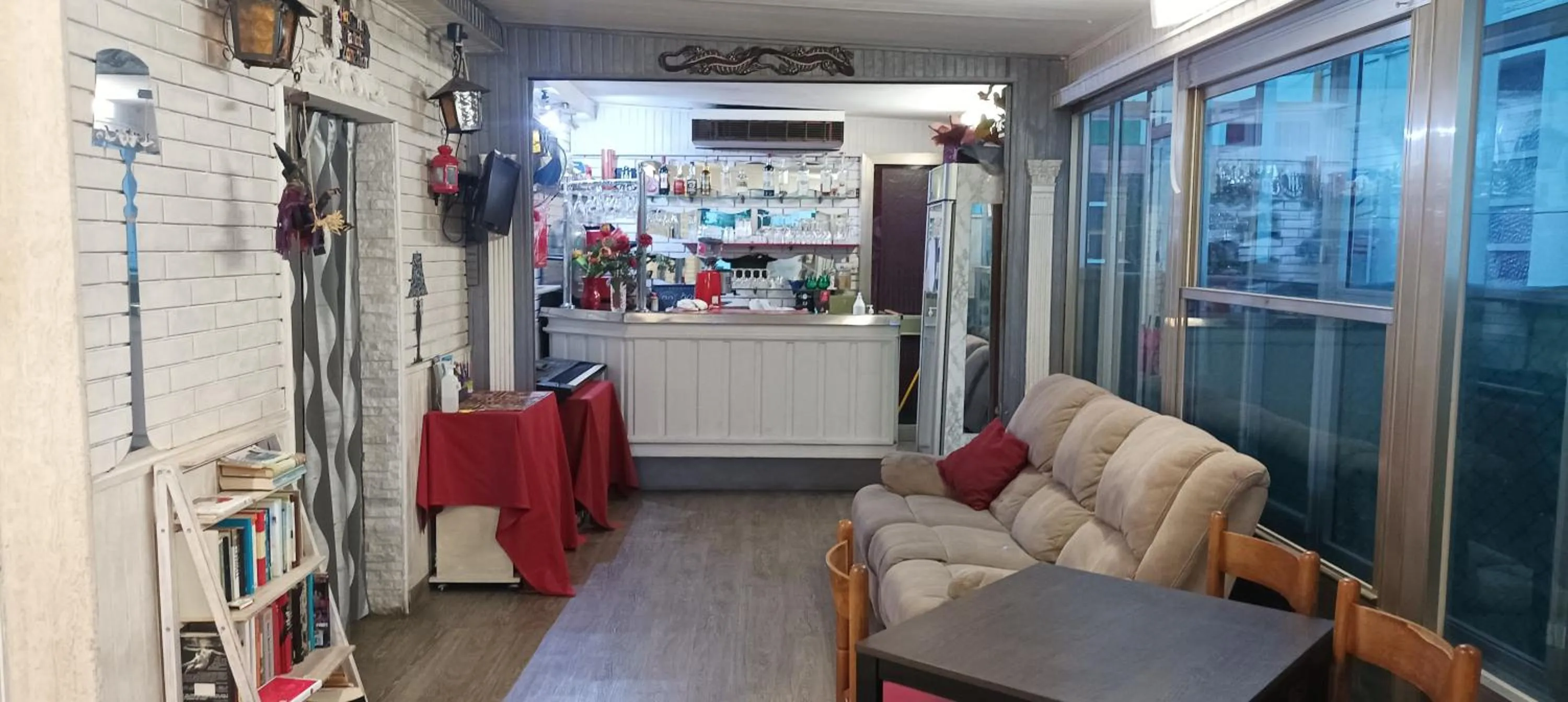 Communal lounge/ TV room in Villa Lavinia