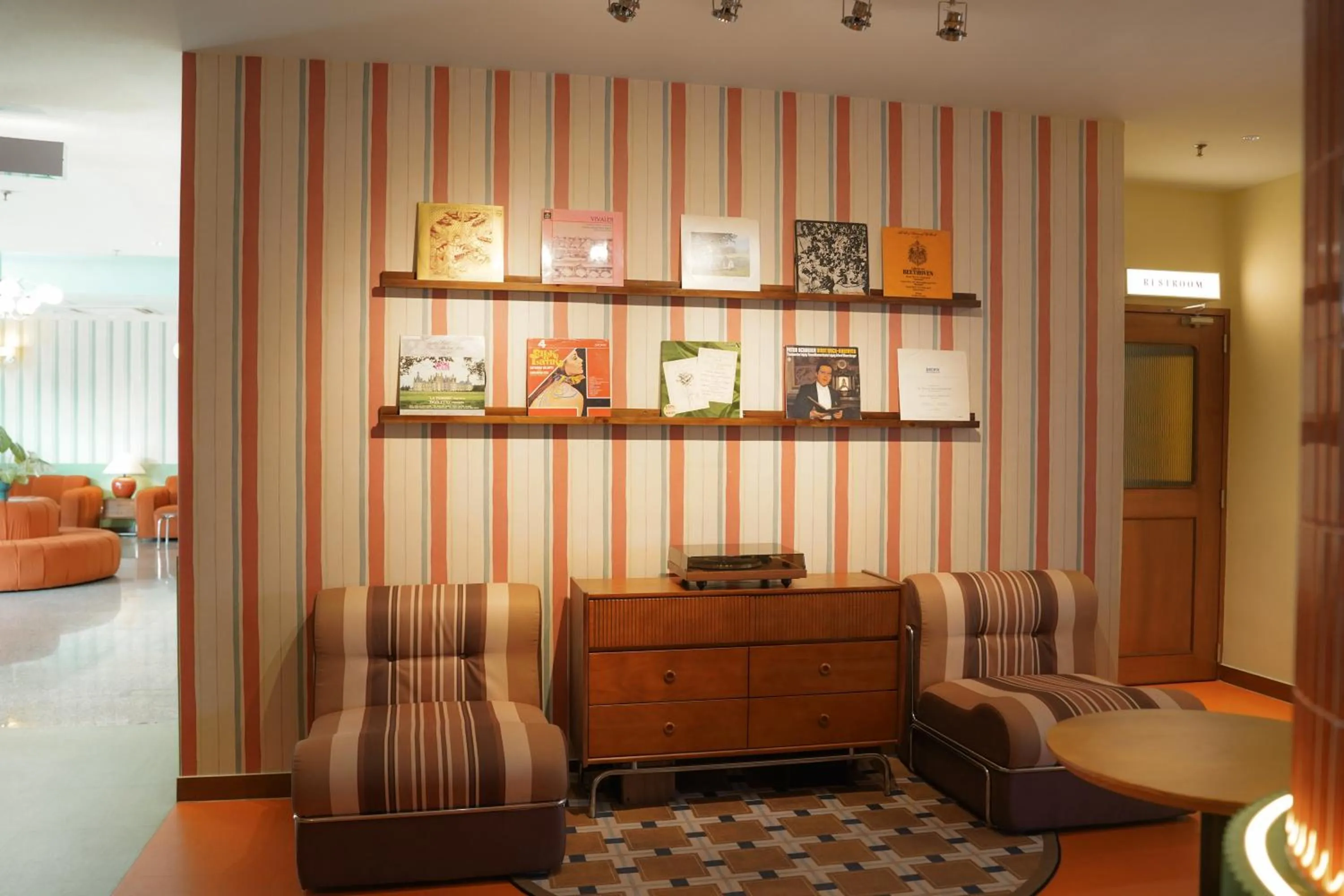 Restaurant/places to eat in The Très Hotel