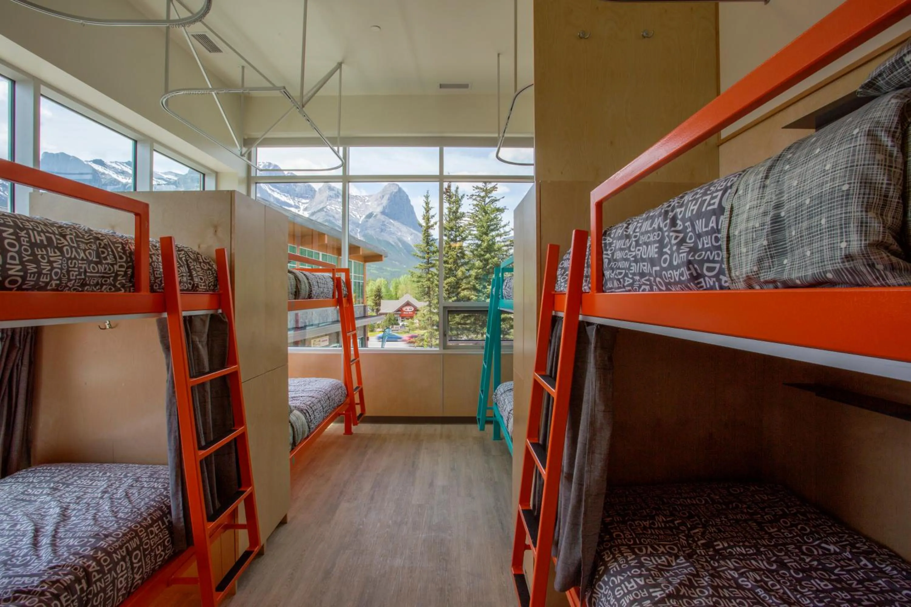 Mountain view, Bed in Canmore Downtown Hostel