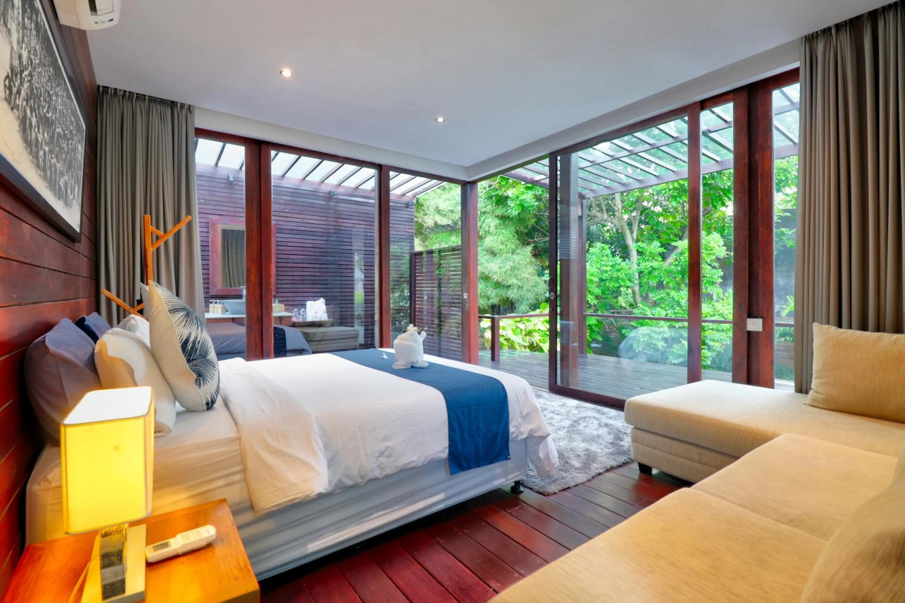 Bed in Beach Axis Villa, Seminyak