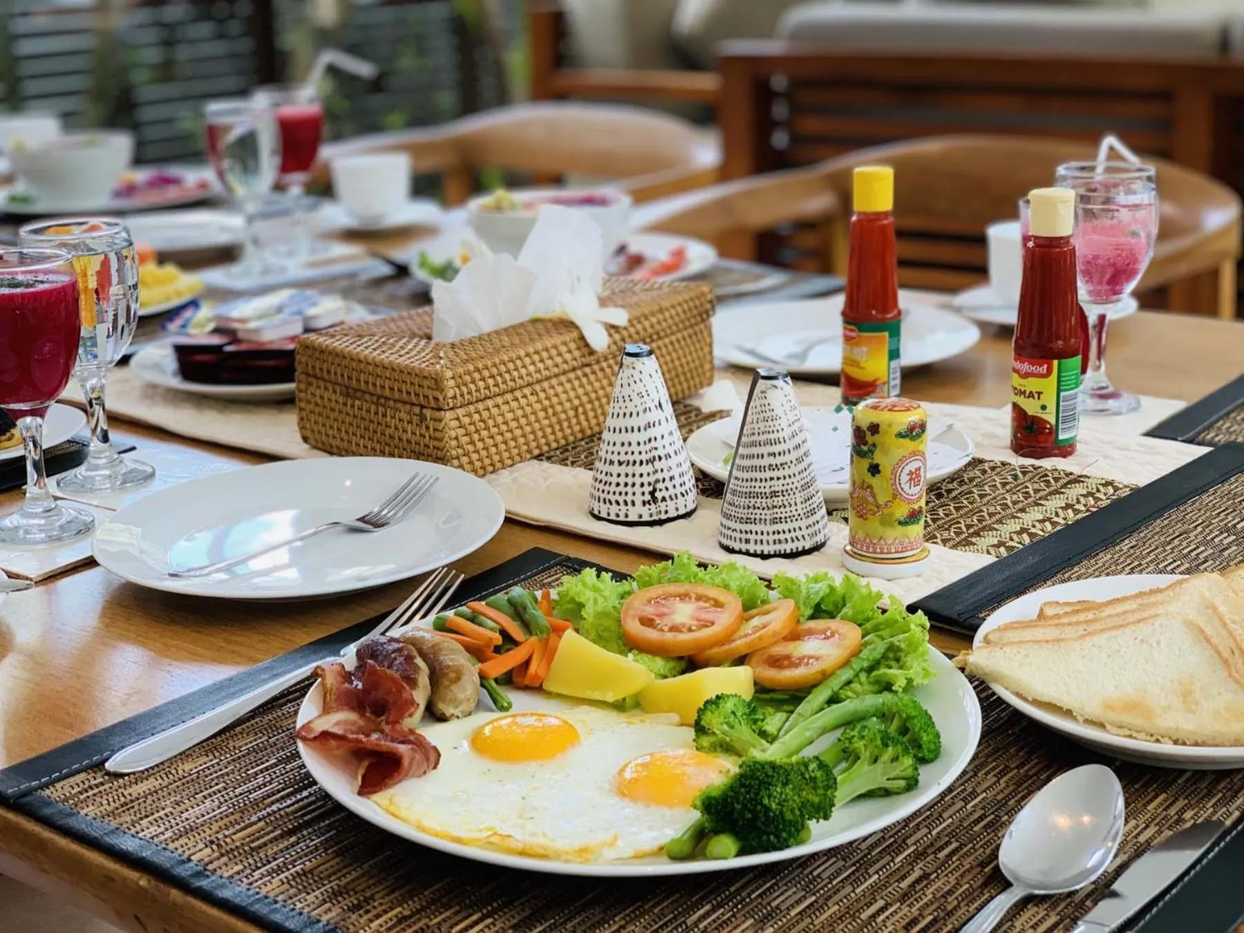 Breakfast in Beach Axis Villa, Seminyak