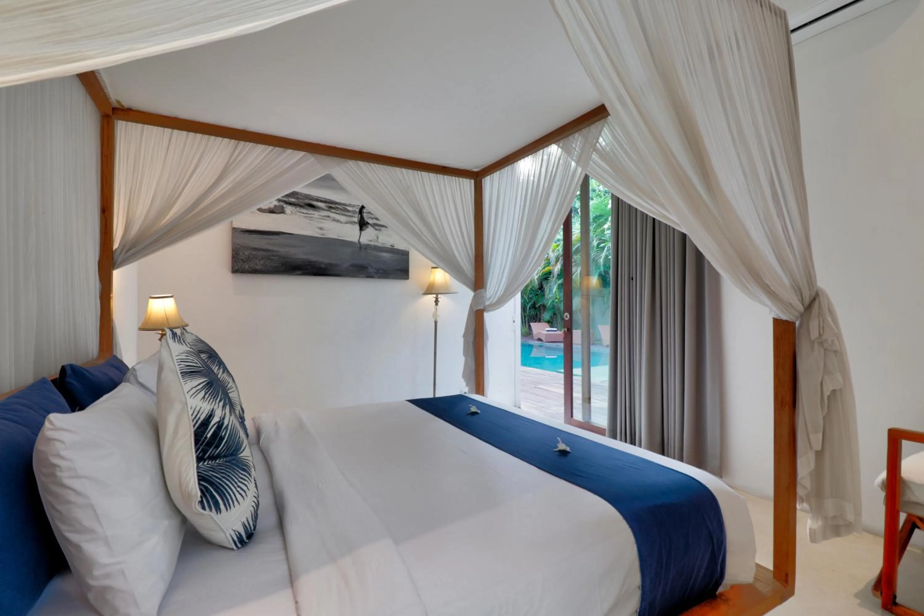 Bed in Beach Axis Villa, Seminyak